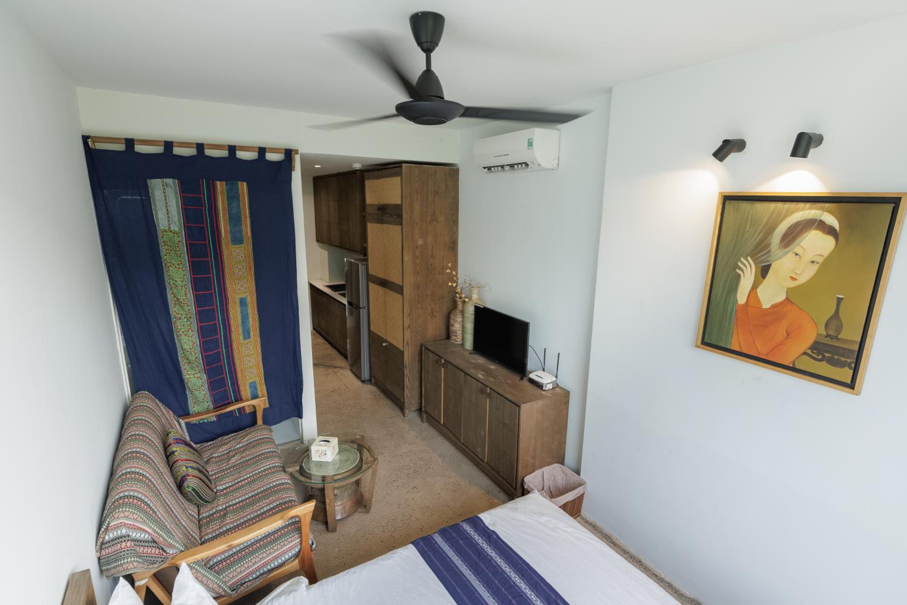 One-Bedroom Apartment With Balcony And City View