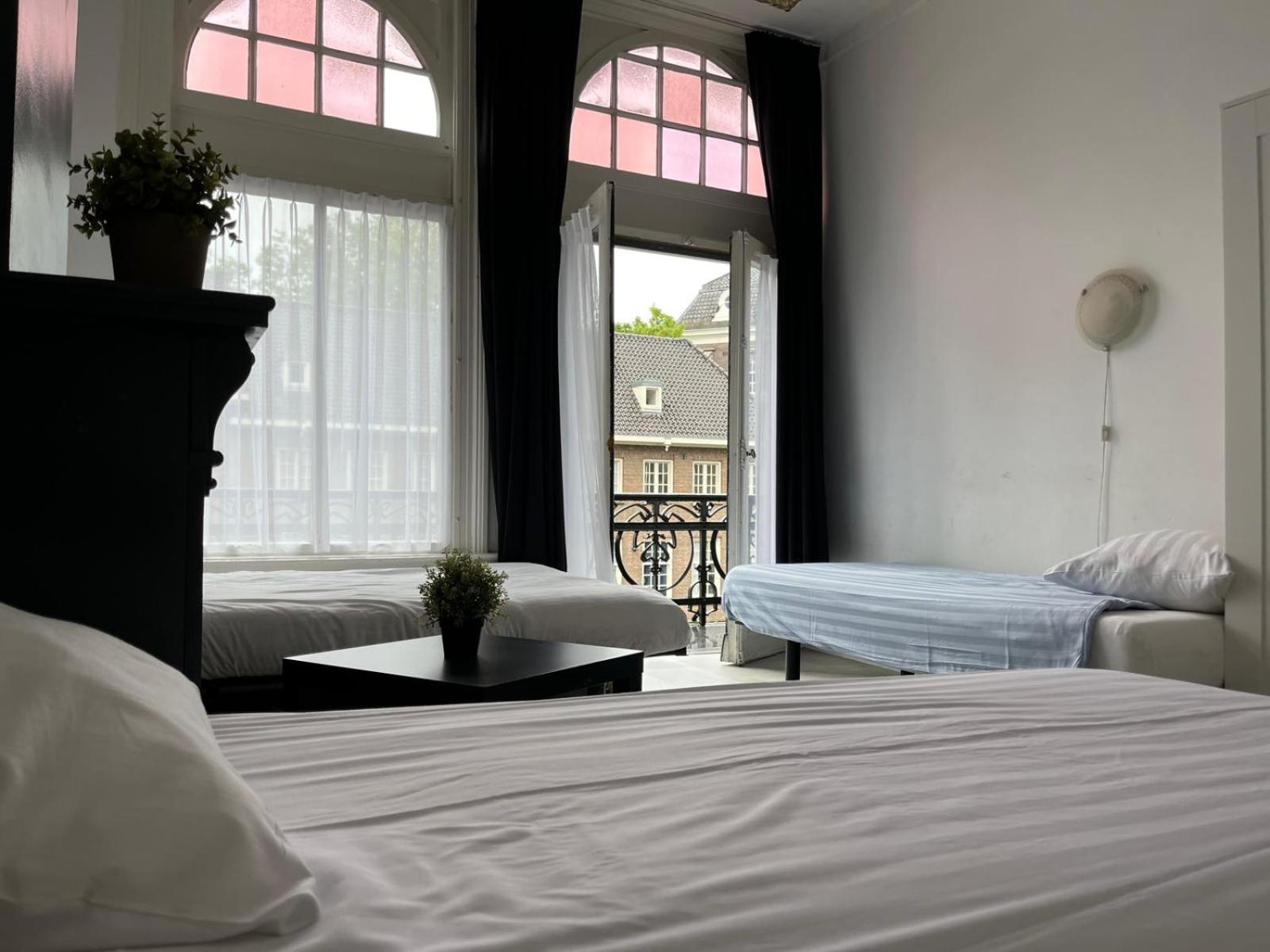 Quadruple Room with Balcony photo 1