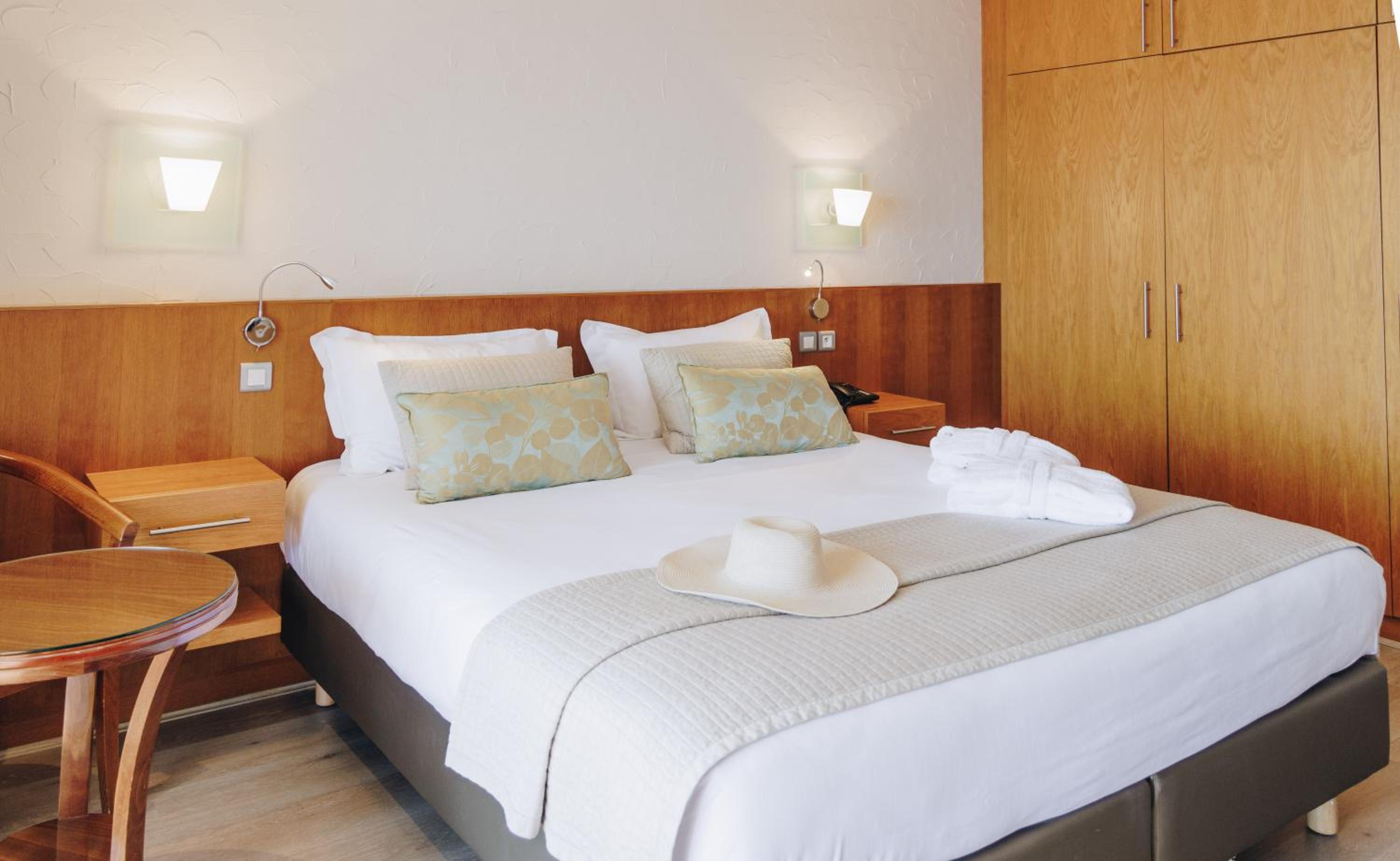 Privilege  Double or Twin Room with sea view - Photo 3