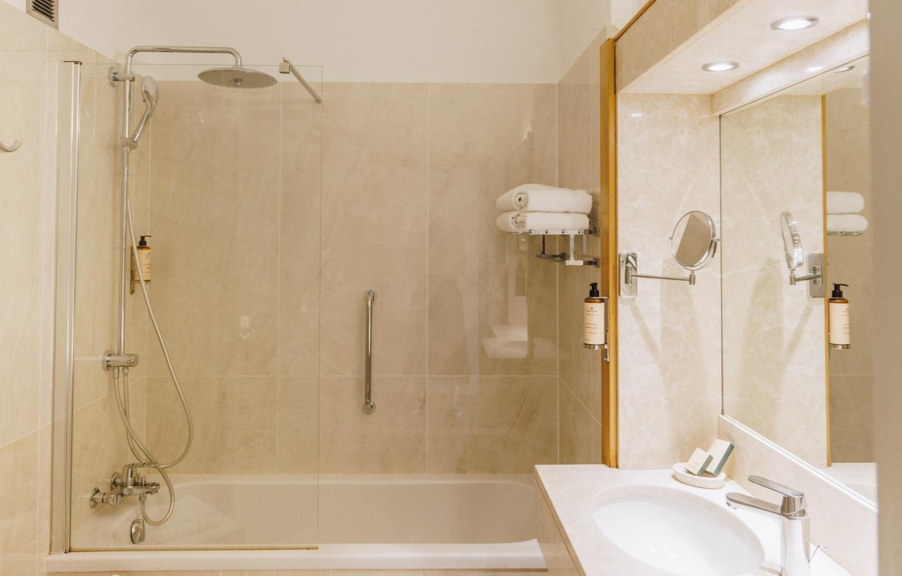 Superior Double Room with Sea View - Photo 8