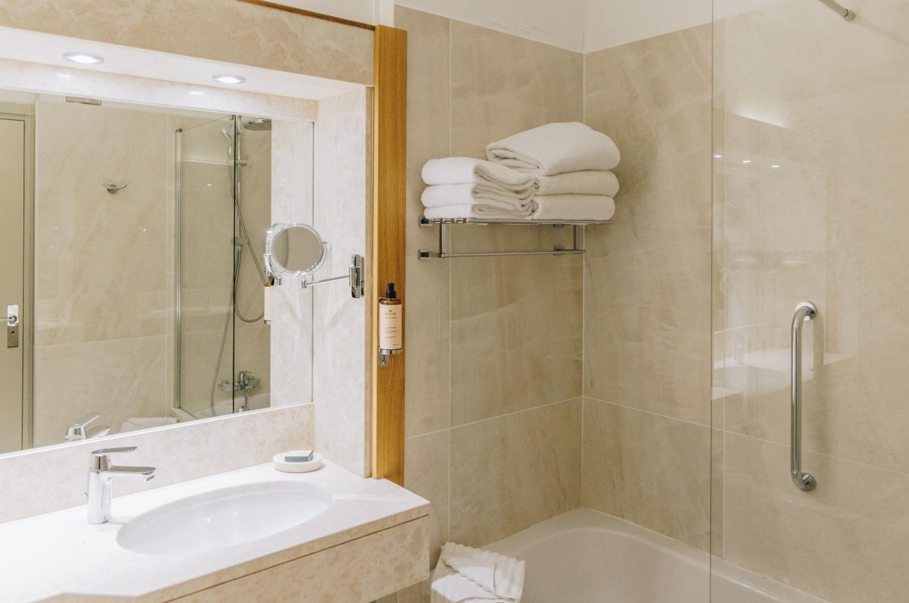 Superior Double Room with Sea View - Photo 12