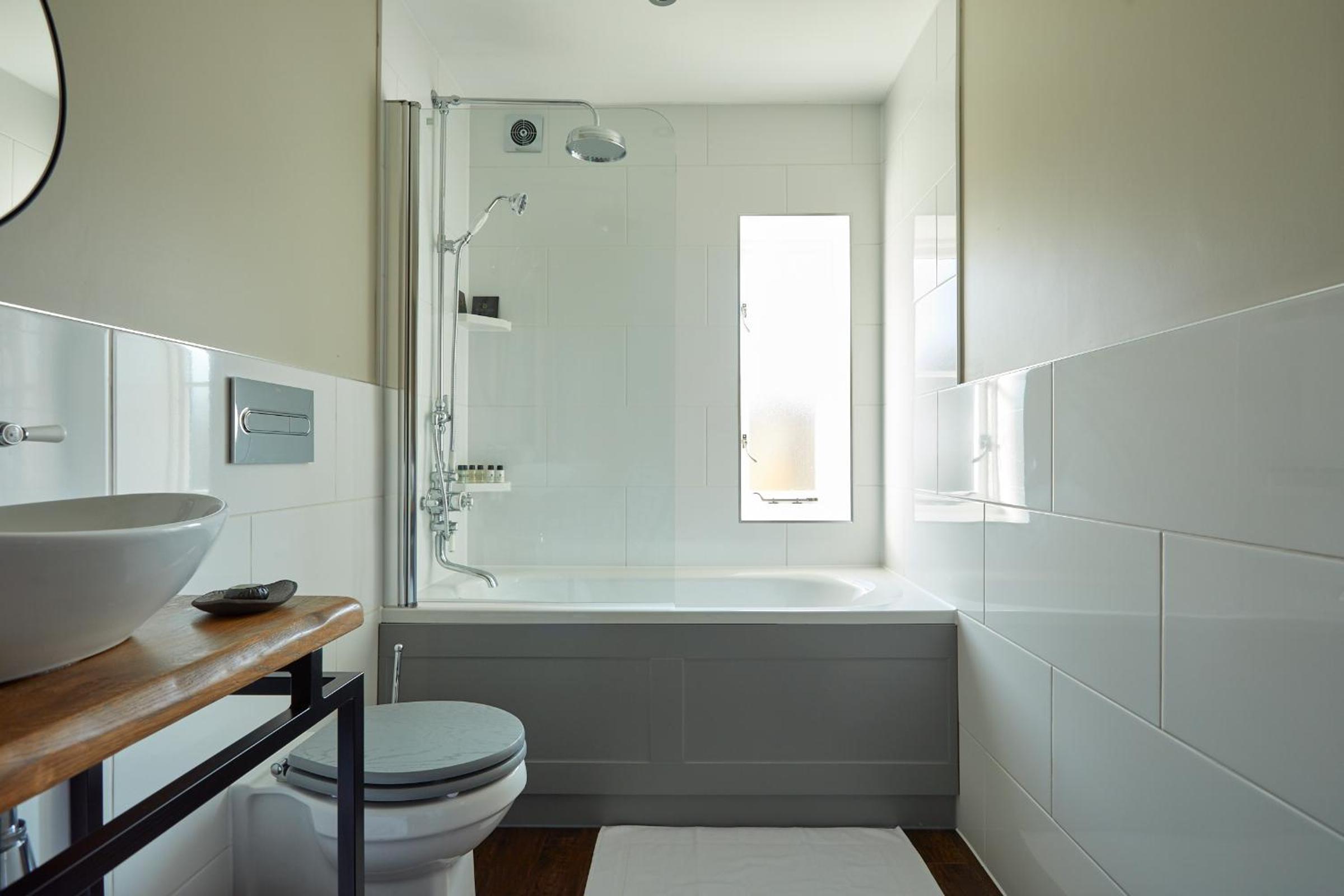 Standard Double or Twin Room photo 3
