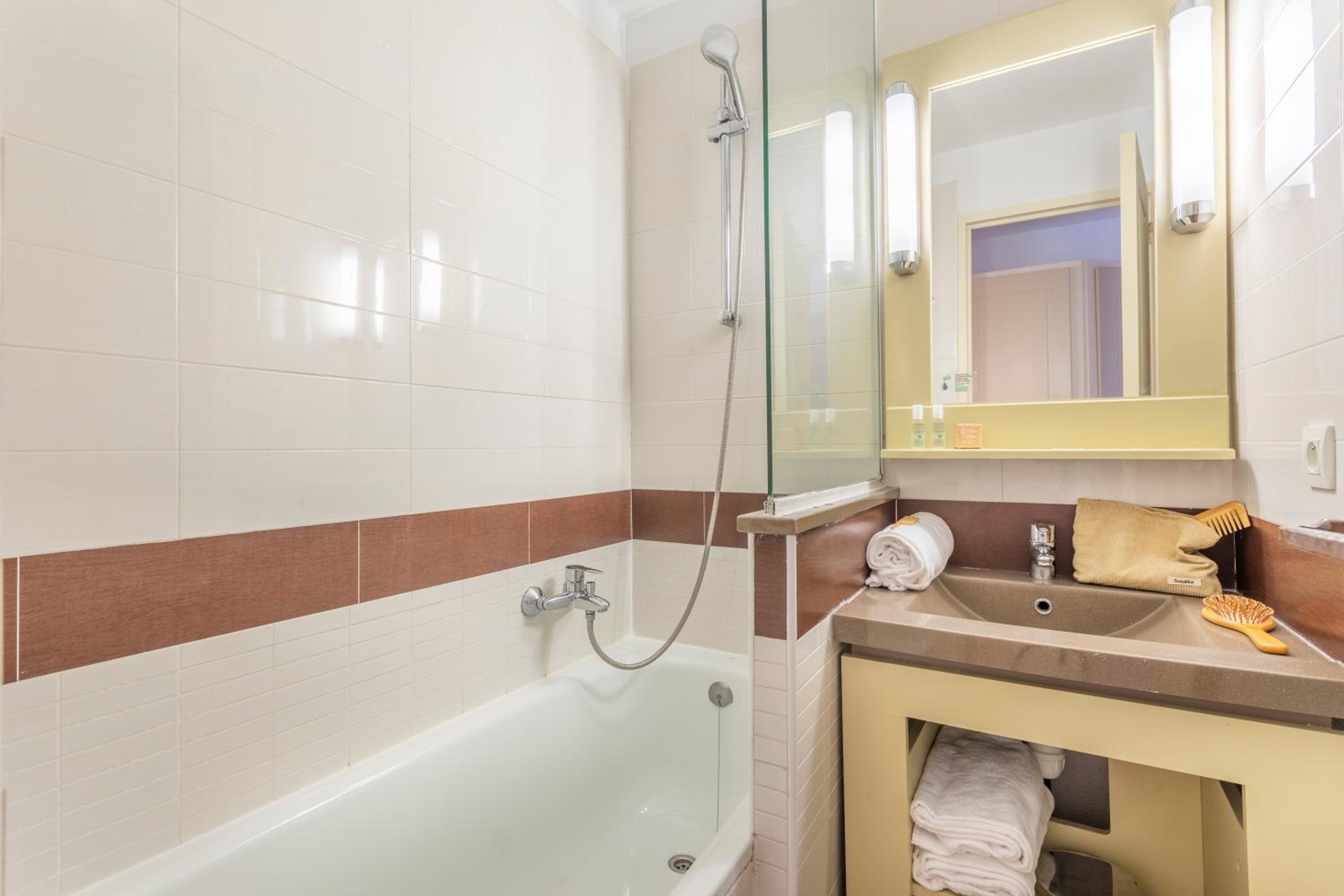 Studio with Sleeping Alcove, Air Conditioning and Terrace (4 People) - Sea View - Photo 5