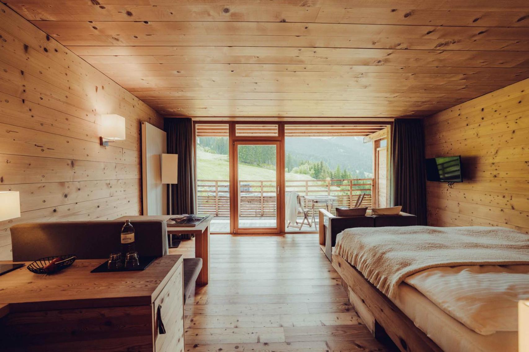 Deluxe Double room south view
