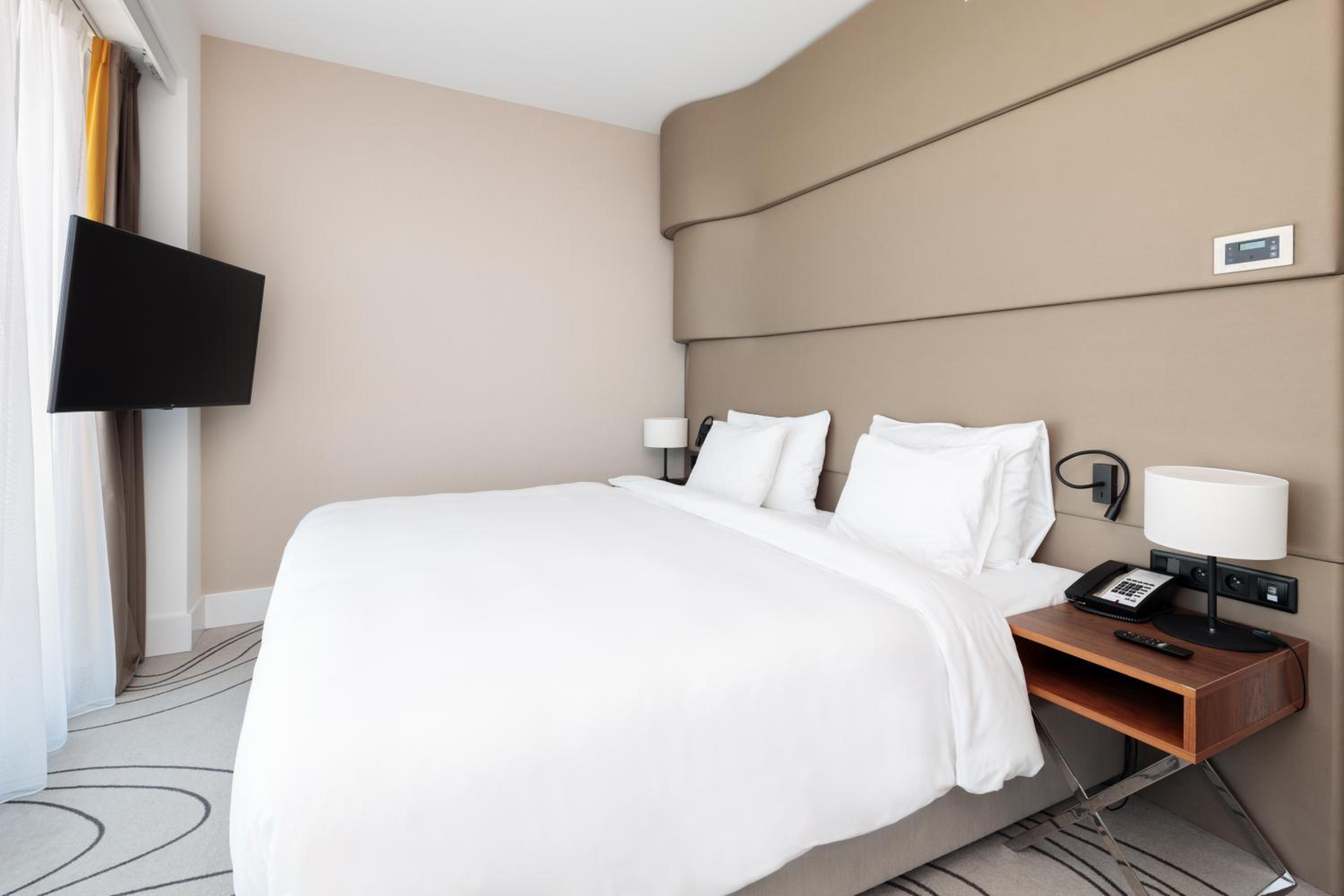 Blue Sky Suite with Sea View photo 2