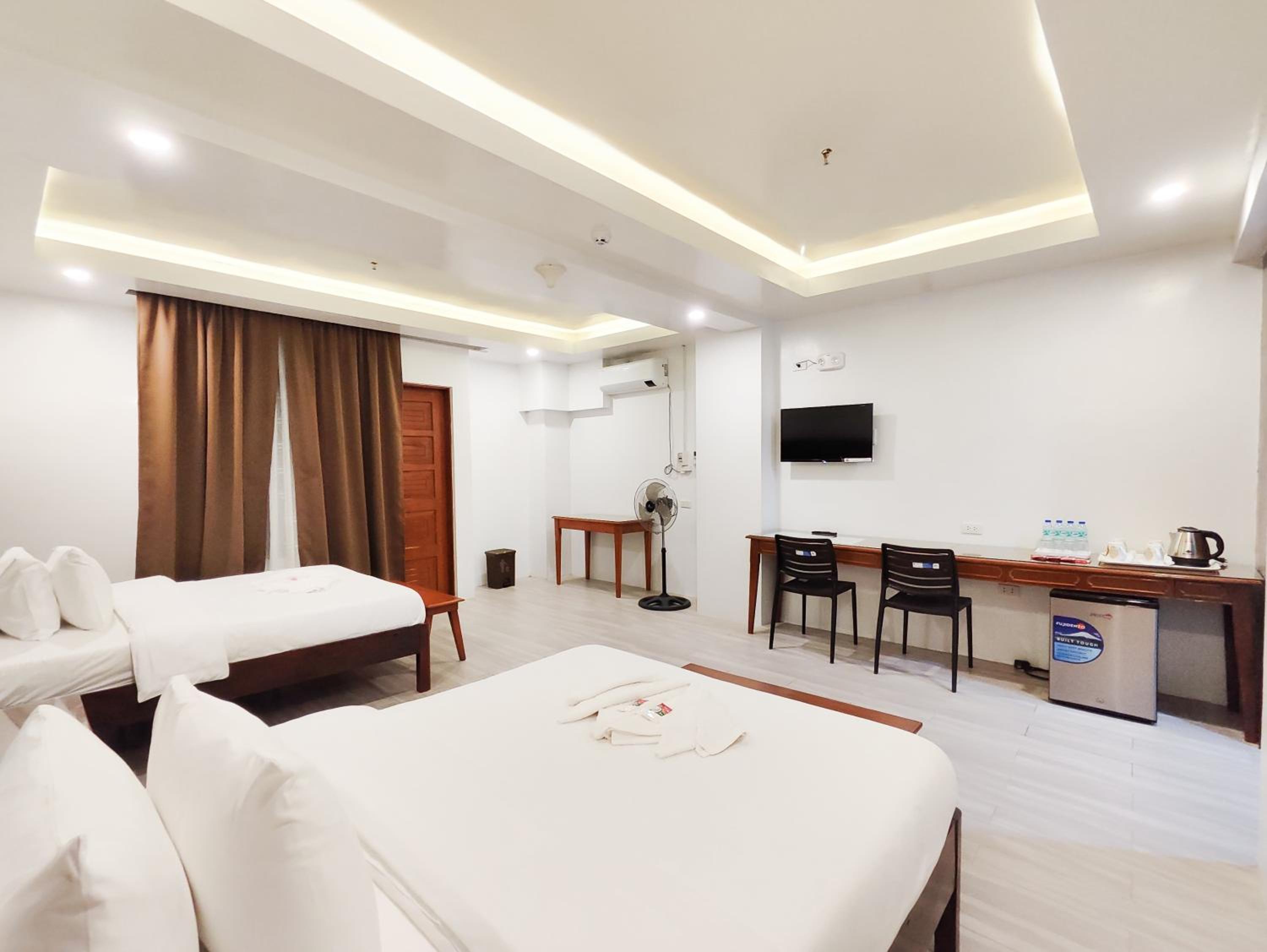 Superior Queen Room with Two Queen Beds photo 1