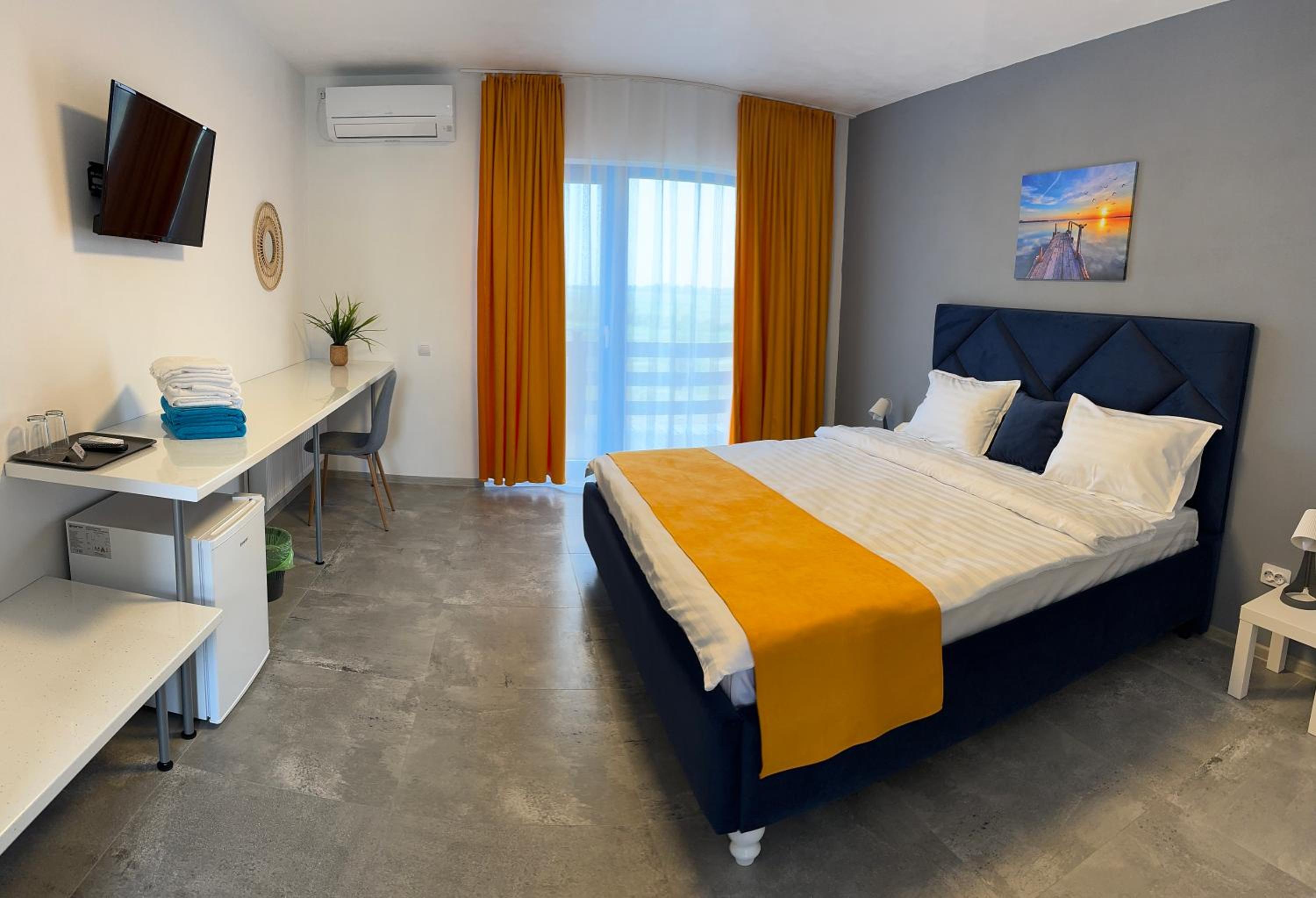 King Room with Lake View photo 3
