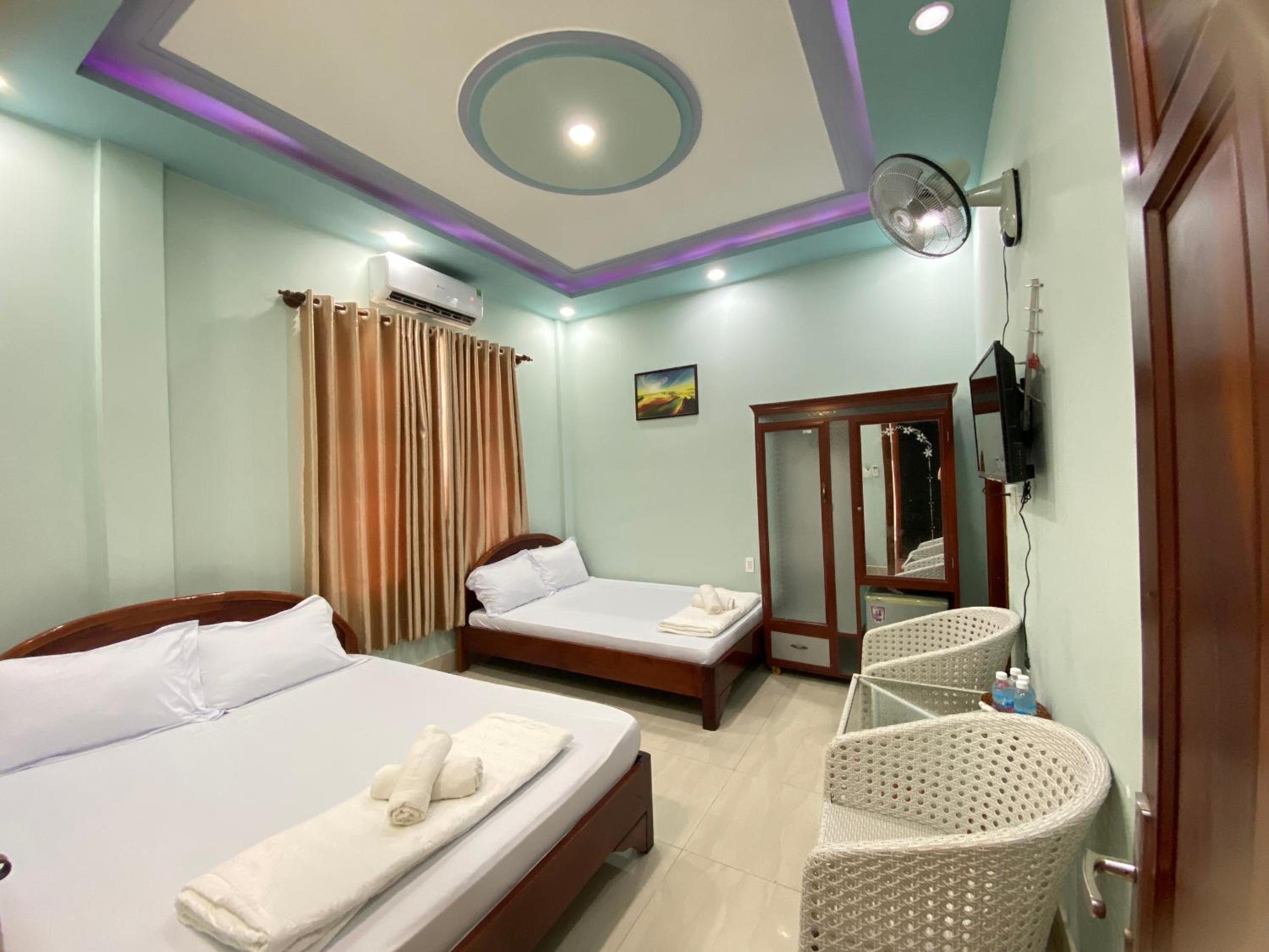 Large Double Room photo 1