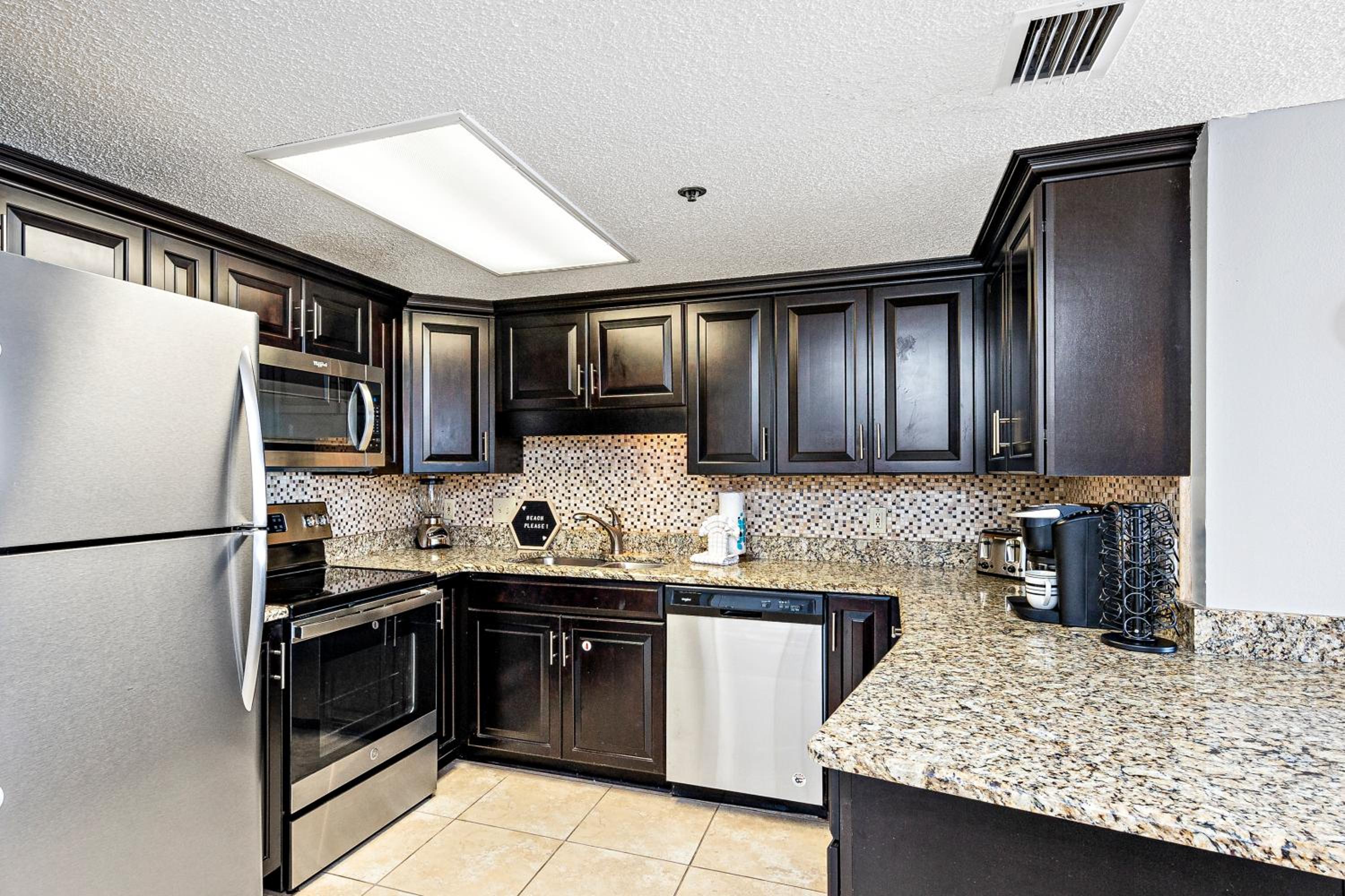 Two-Bedroom Deluxe Apartment with Balcony photo 3