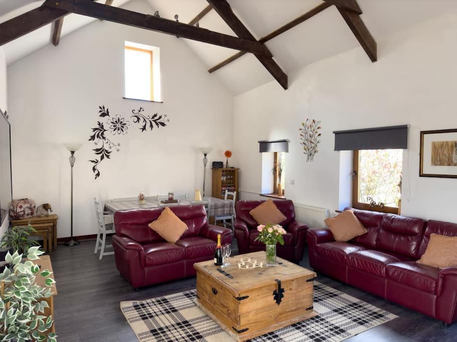 Three-Bedroom House photo 3