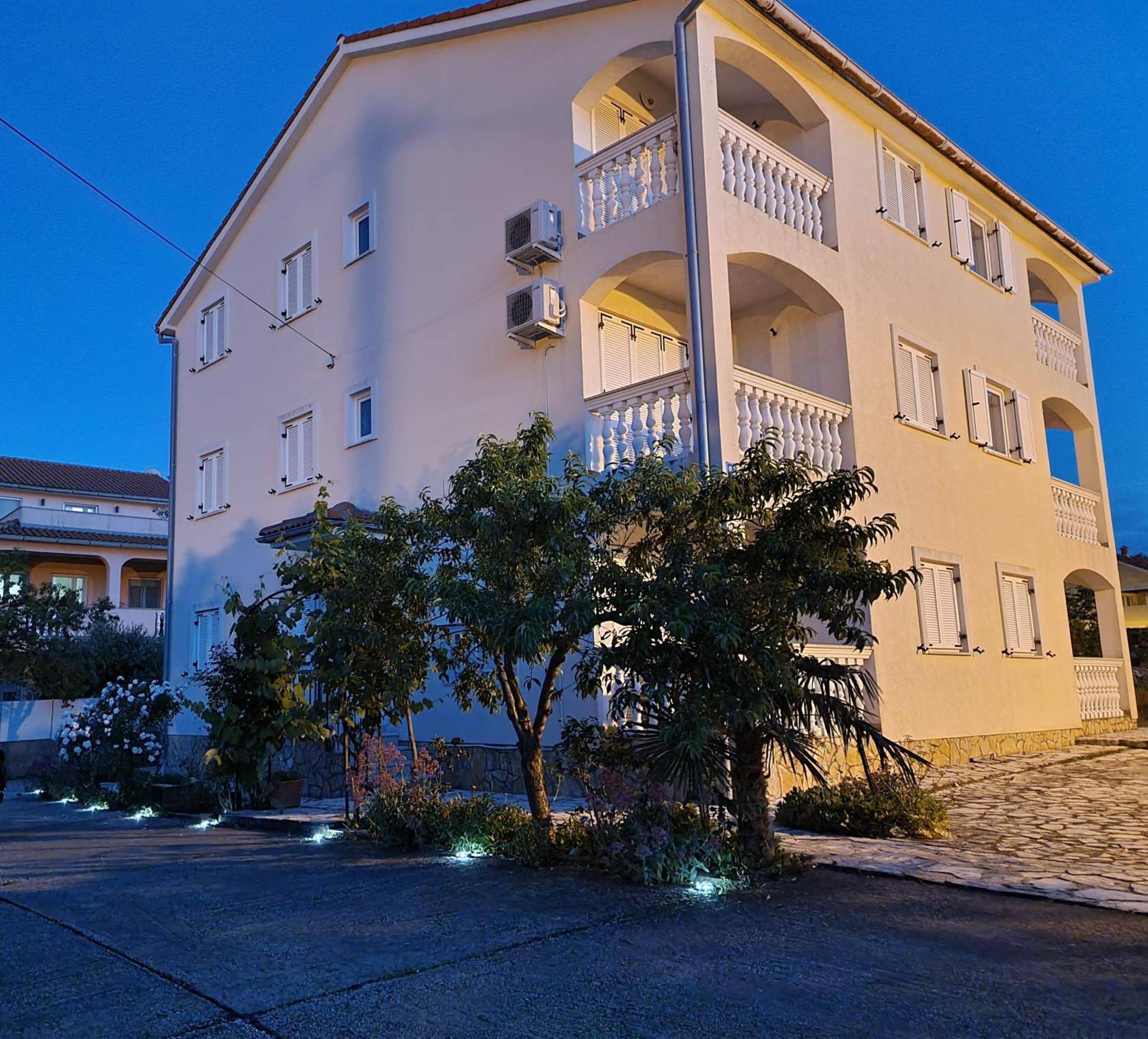 Two-Bedroom Apartment with Balcony and Sea View photo 3
