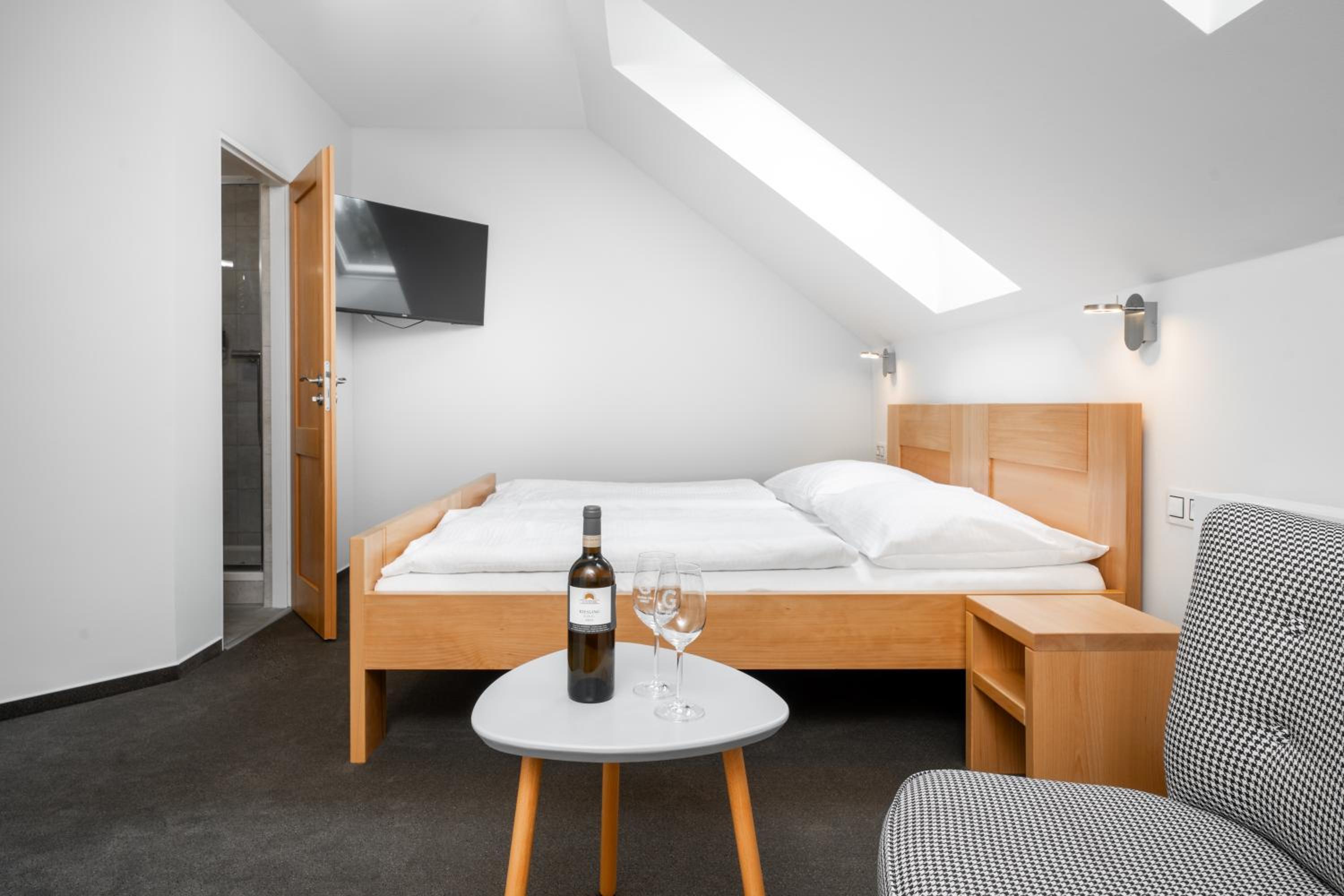 Double Room - Photo 4