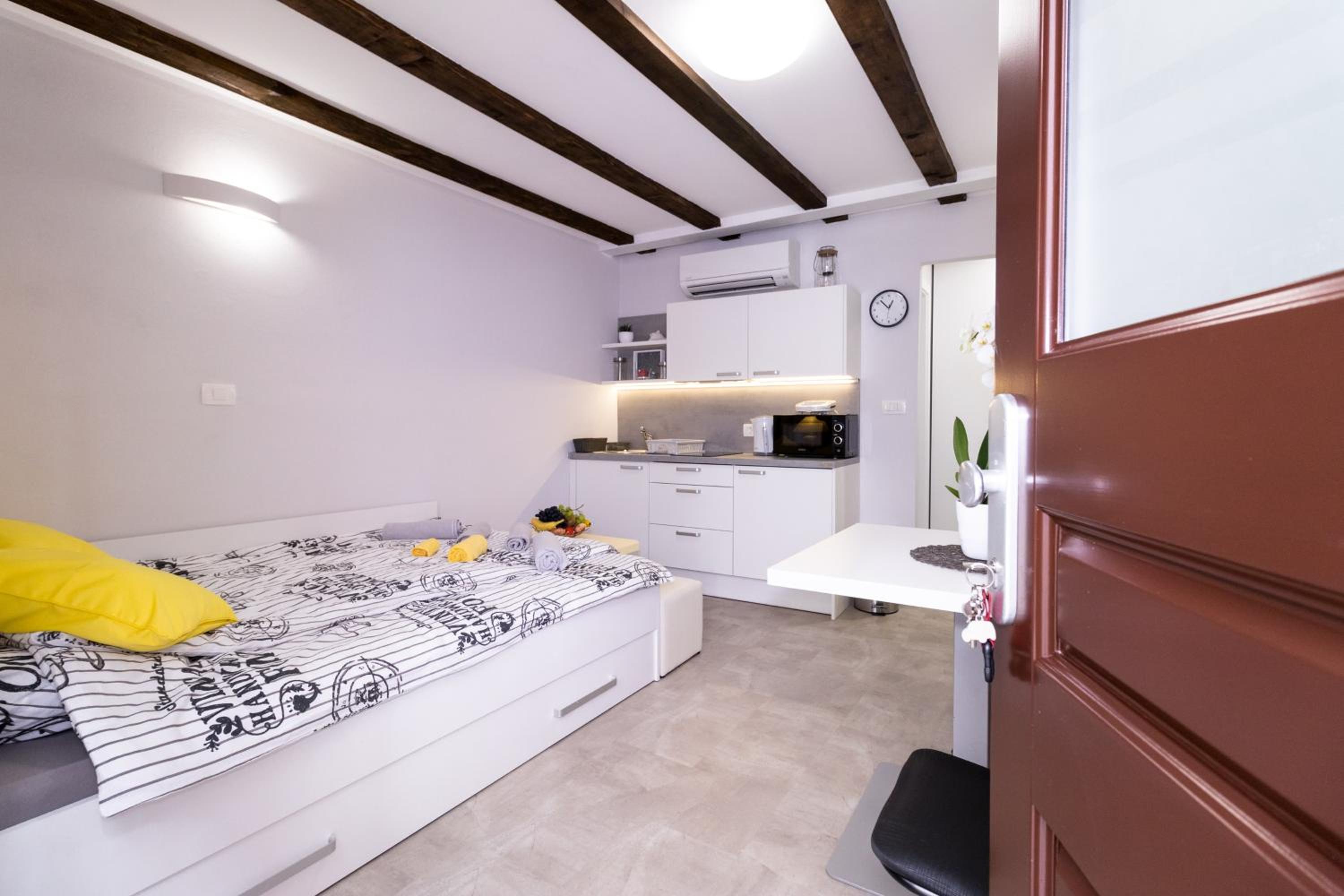 Apartment - Ground Floor photo 3