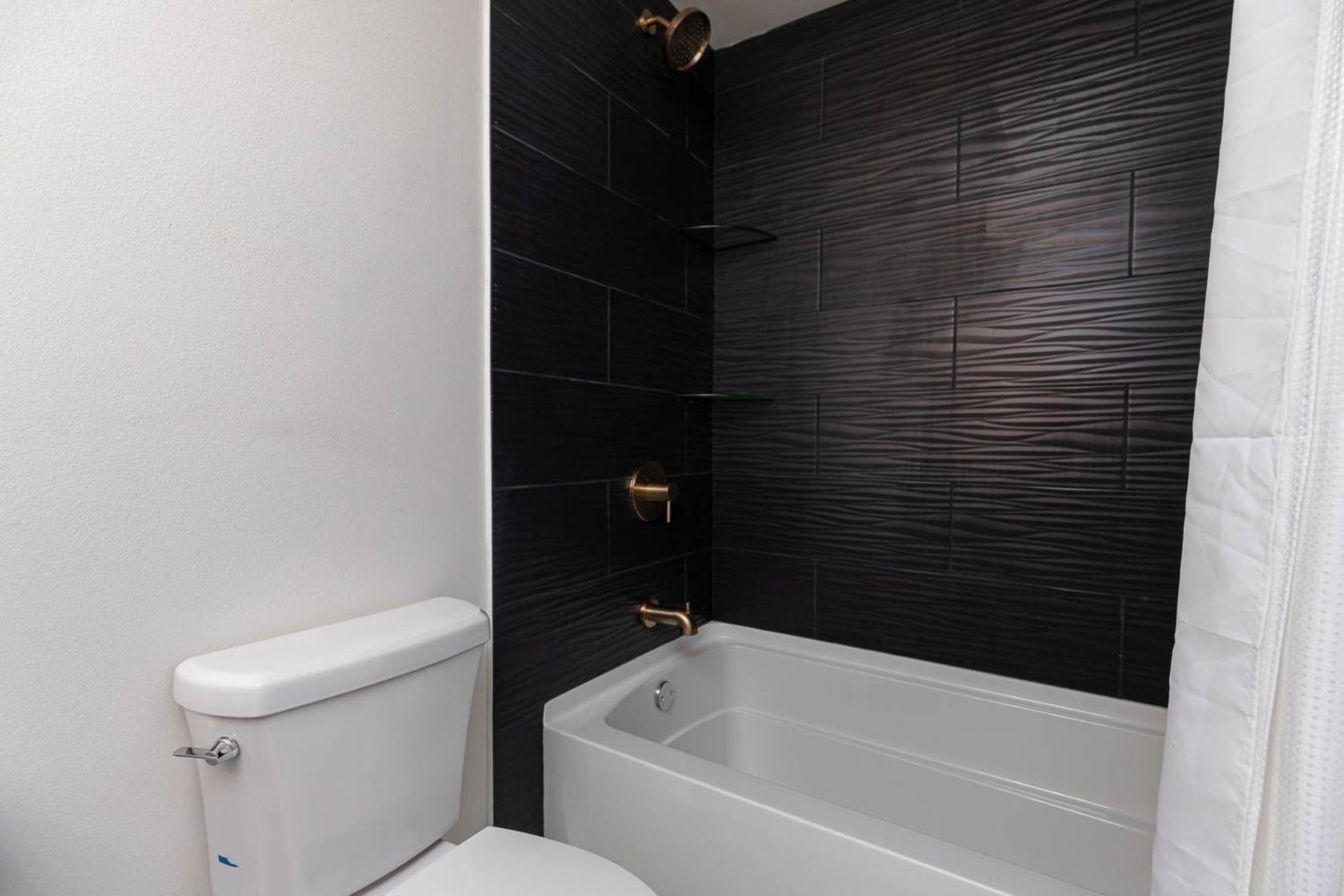 Two-Bedroom Apartment - Oceanfront  - Photo 19