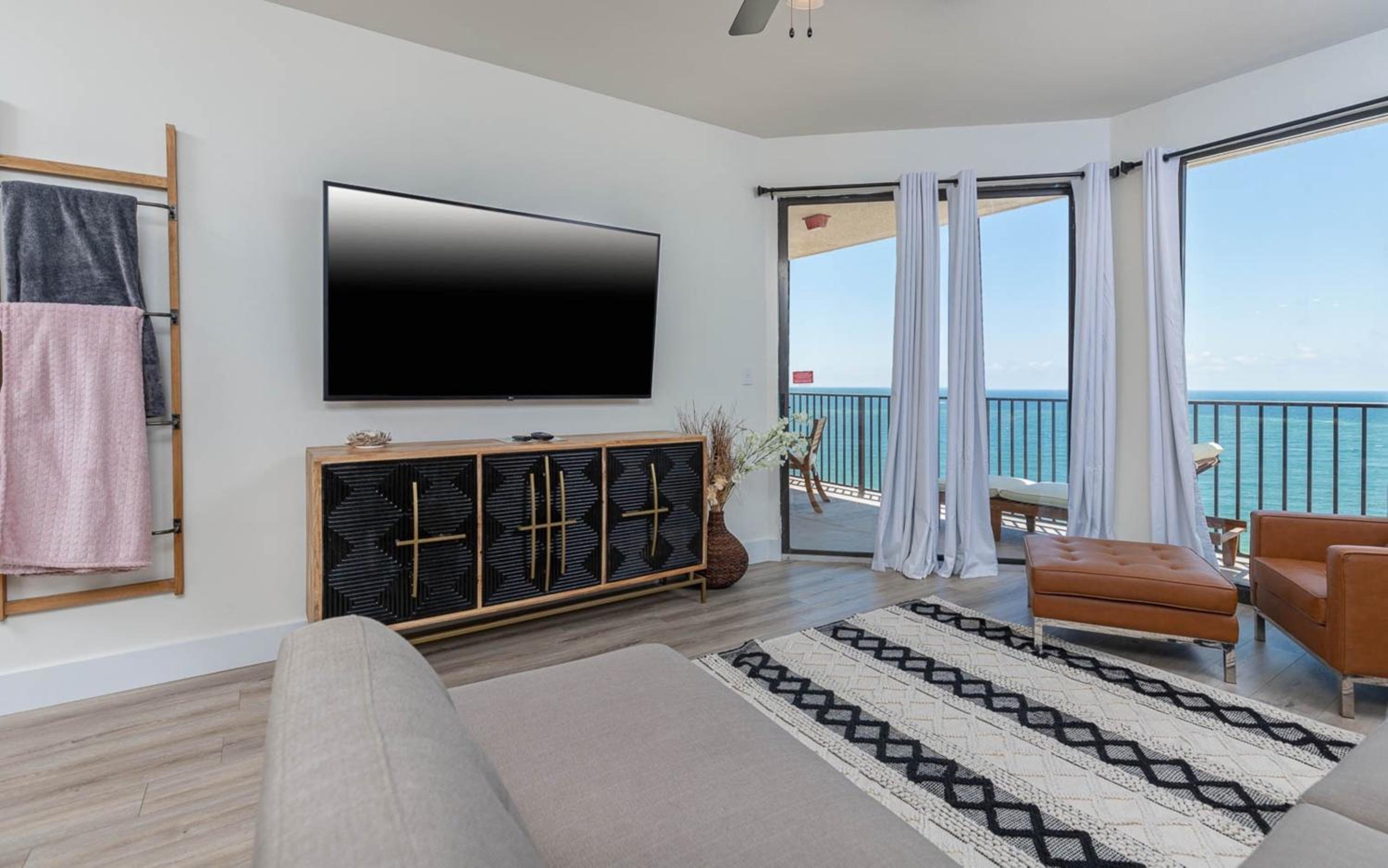 Two-Bedroom Apartment - Oceanfront  - Photo 9
