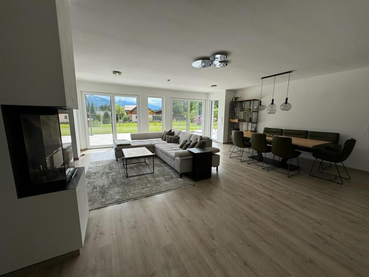 Three-Bedroom House photo 3