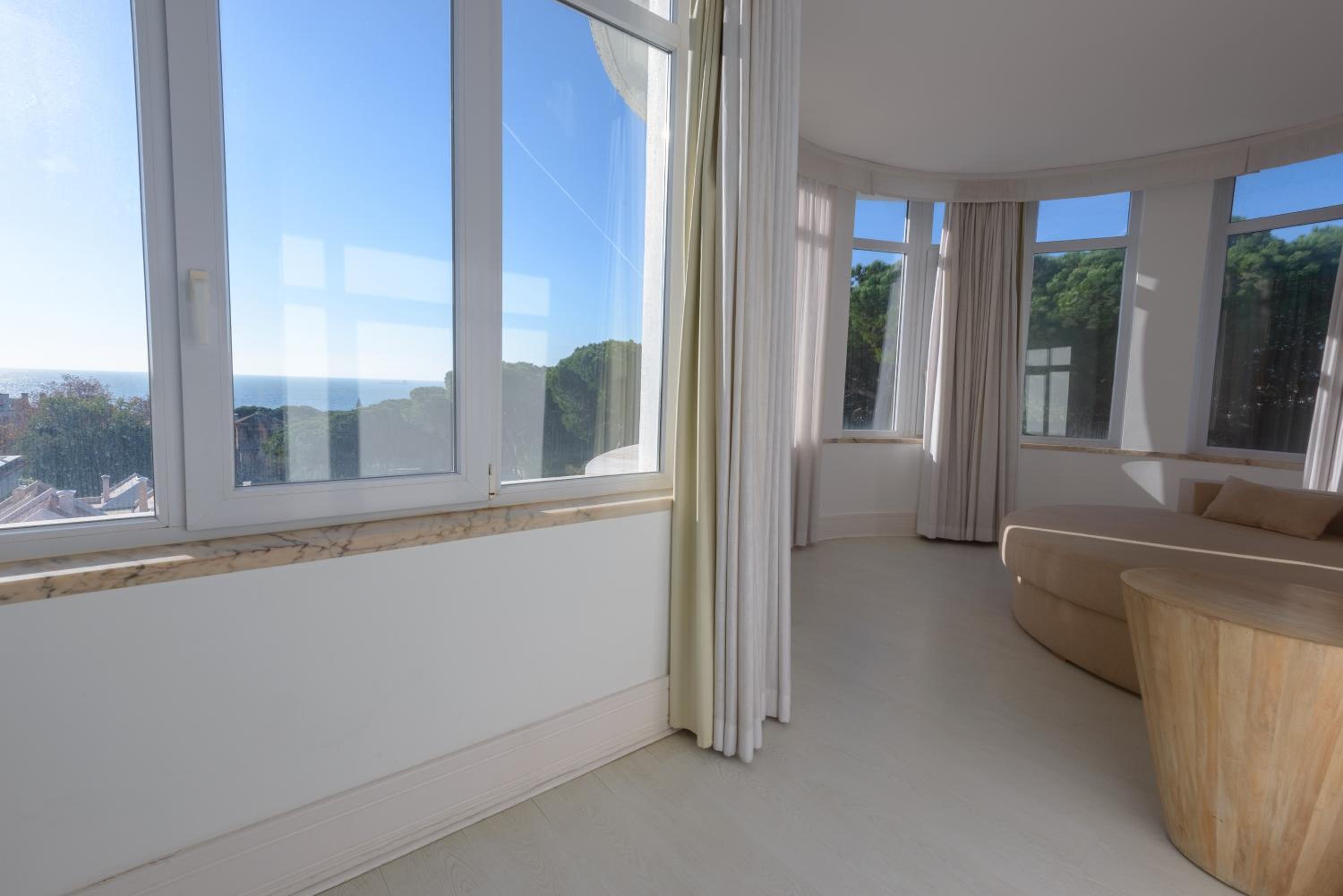 Suite with Sea View - Photo 4