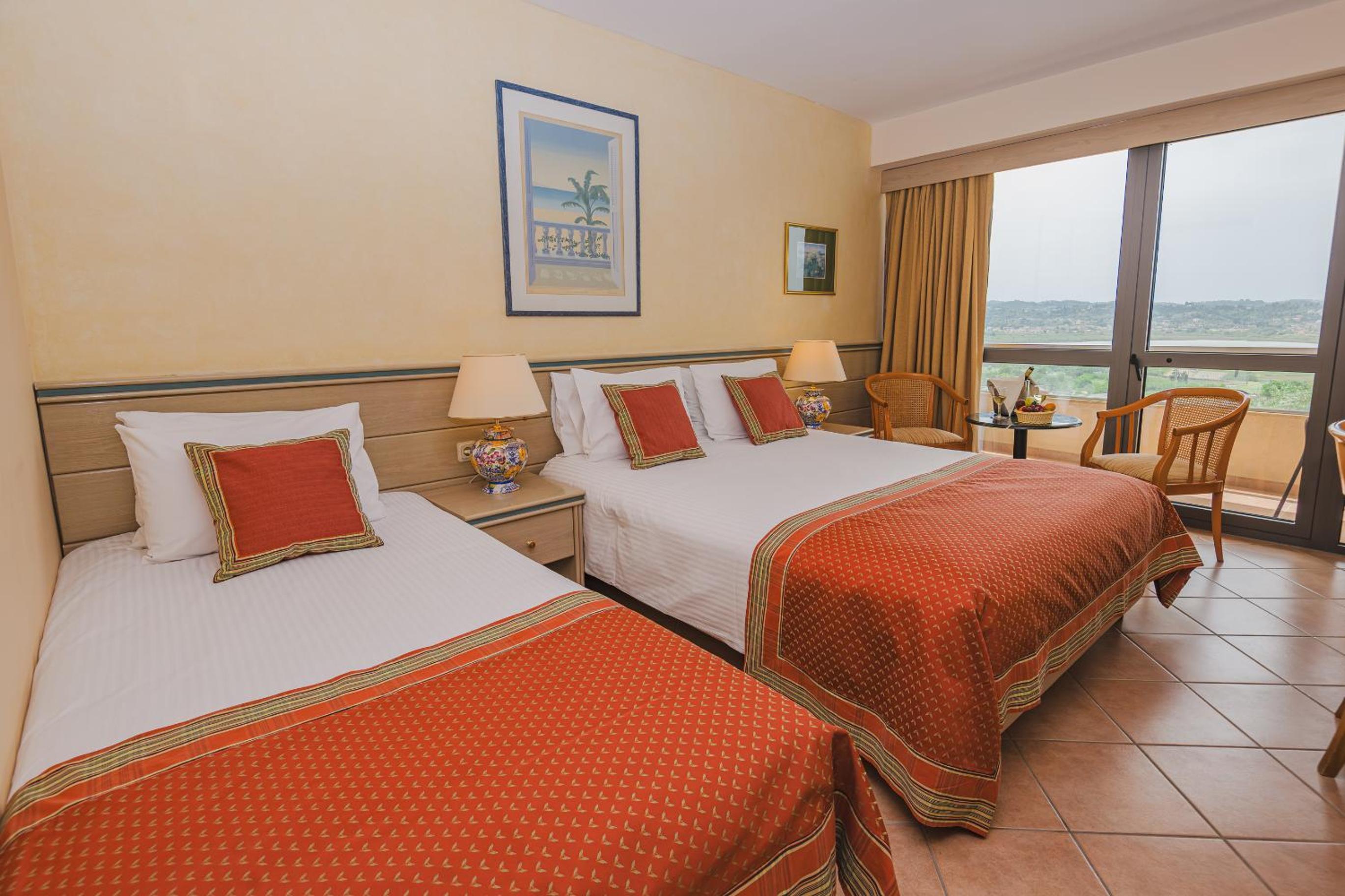 Essential Triple Room - Photo 1