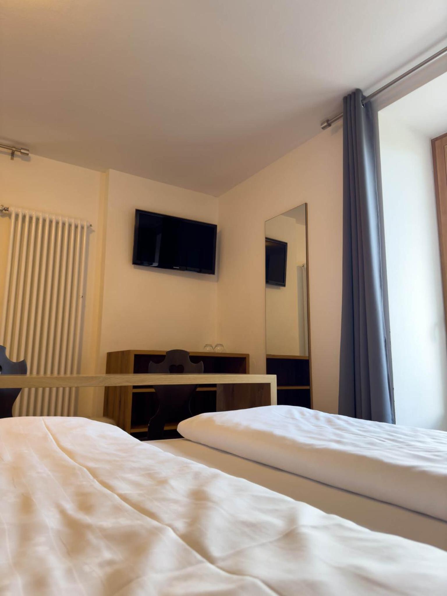 Double or Twin Room with Balcony photo 3