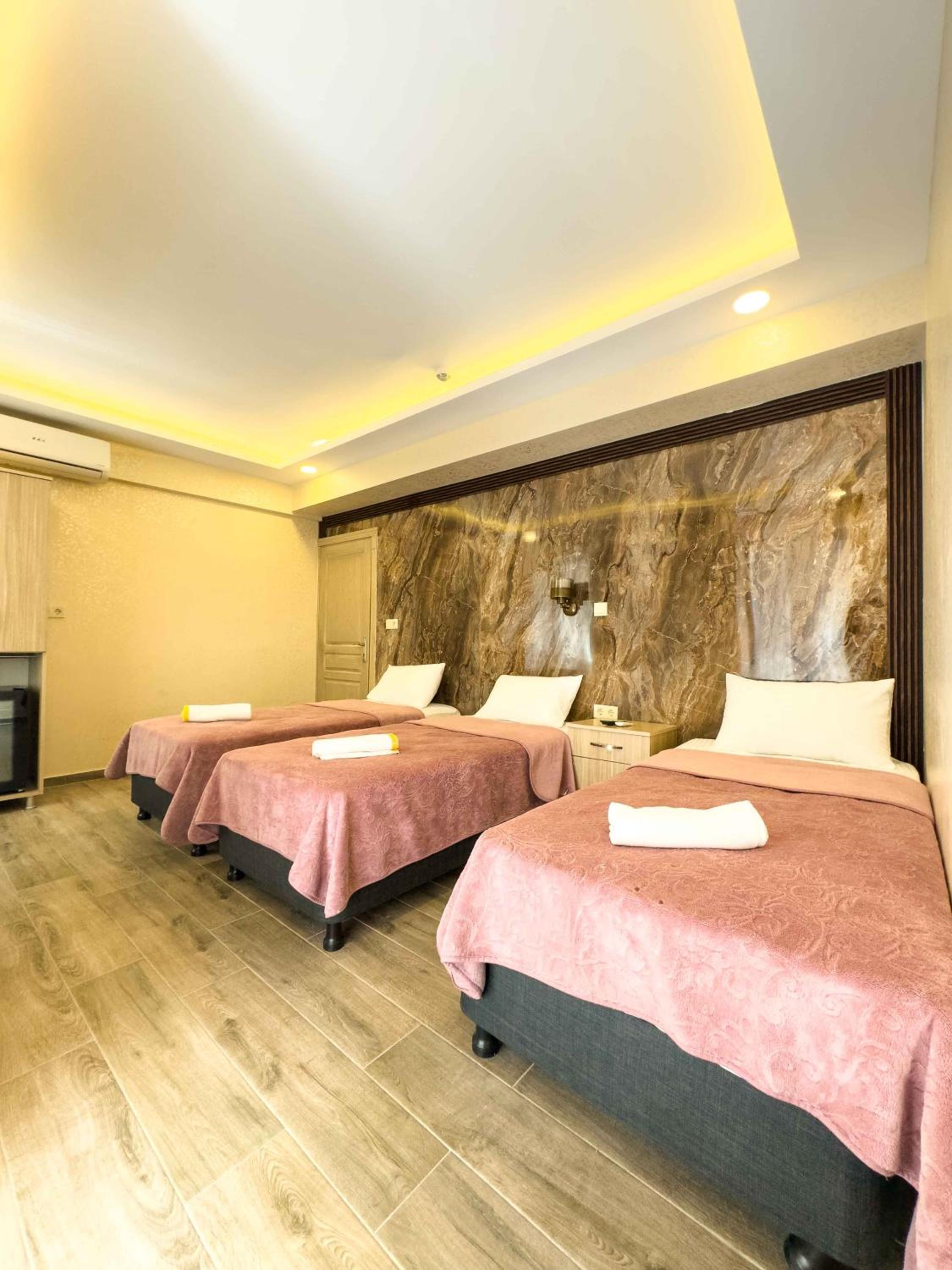 Deluxe Triple Room photo 1
