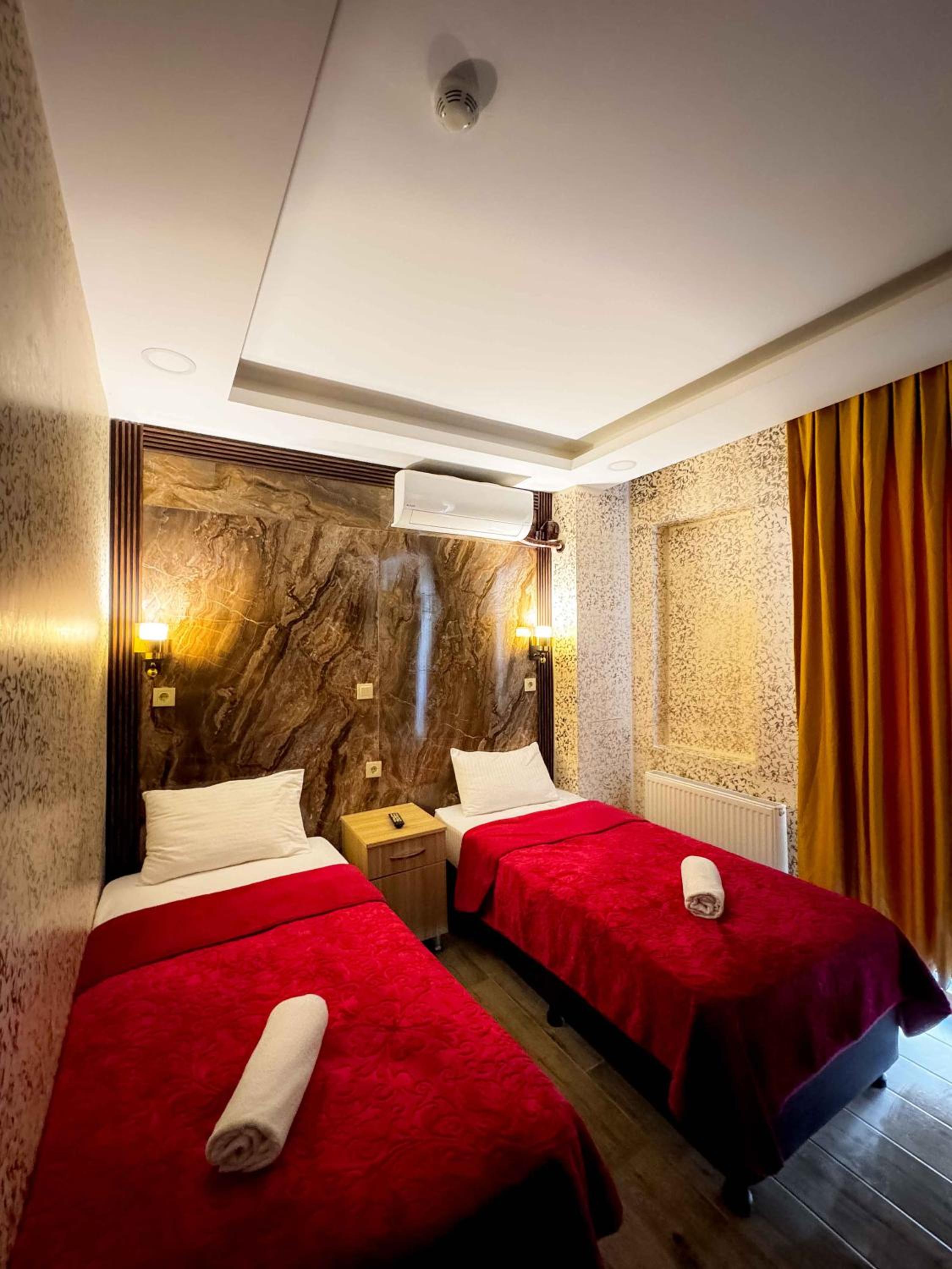 Deluxe Twin Room photo 1