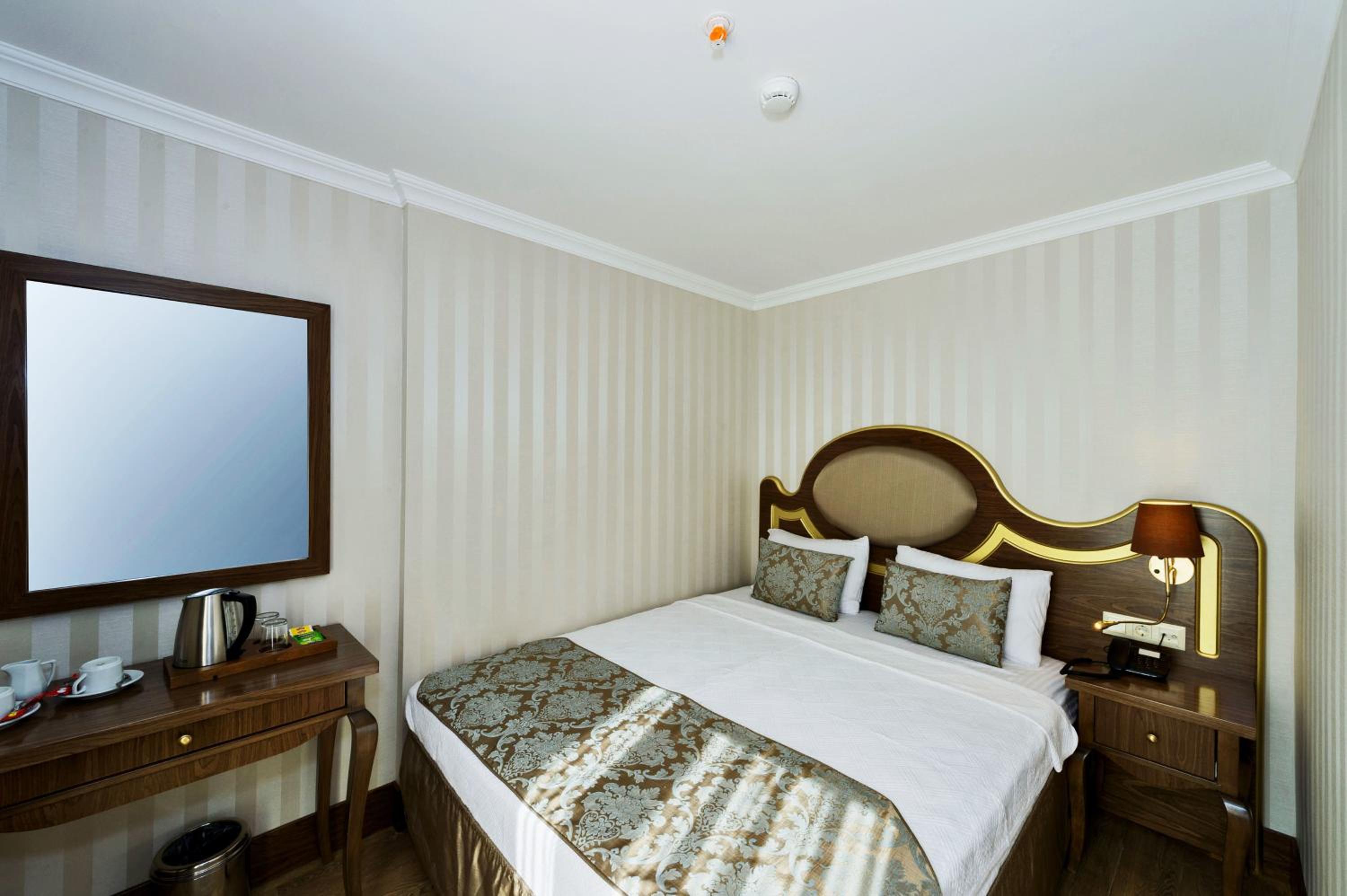 Economy Double Room photo 3