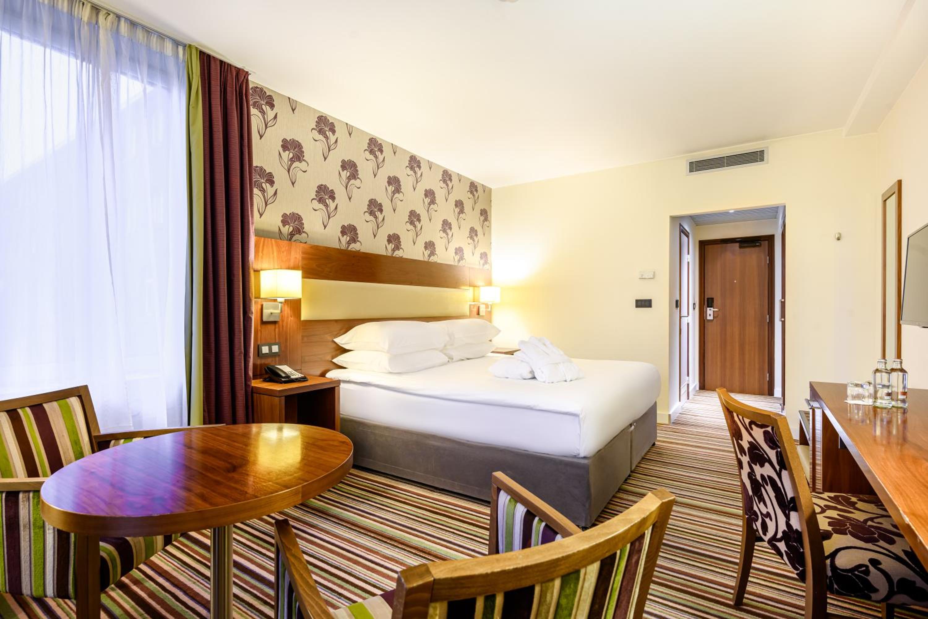 Deluxe Room with King Bed