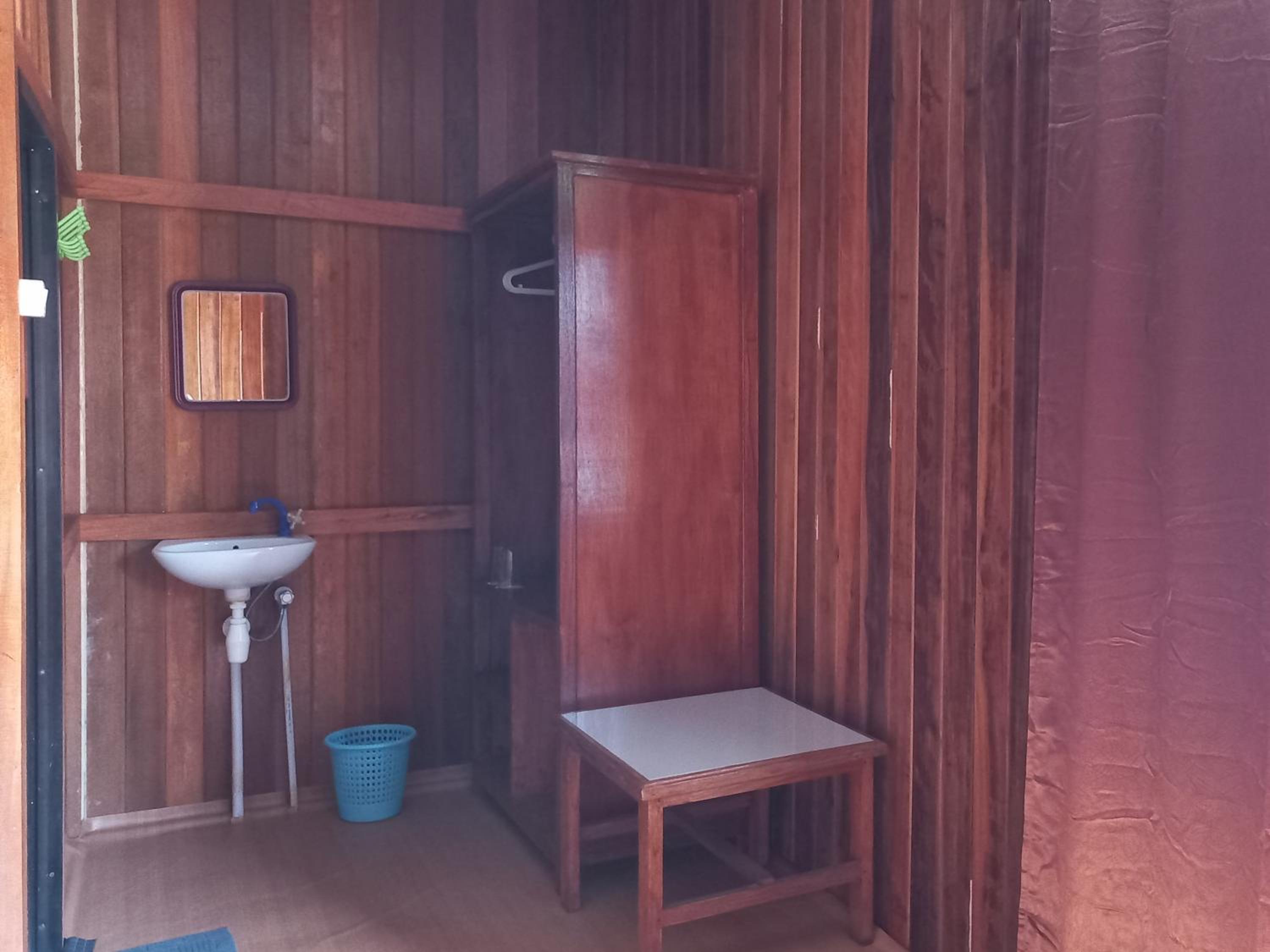 Deluxe Room - Photo 11