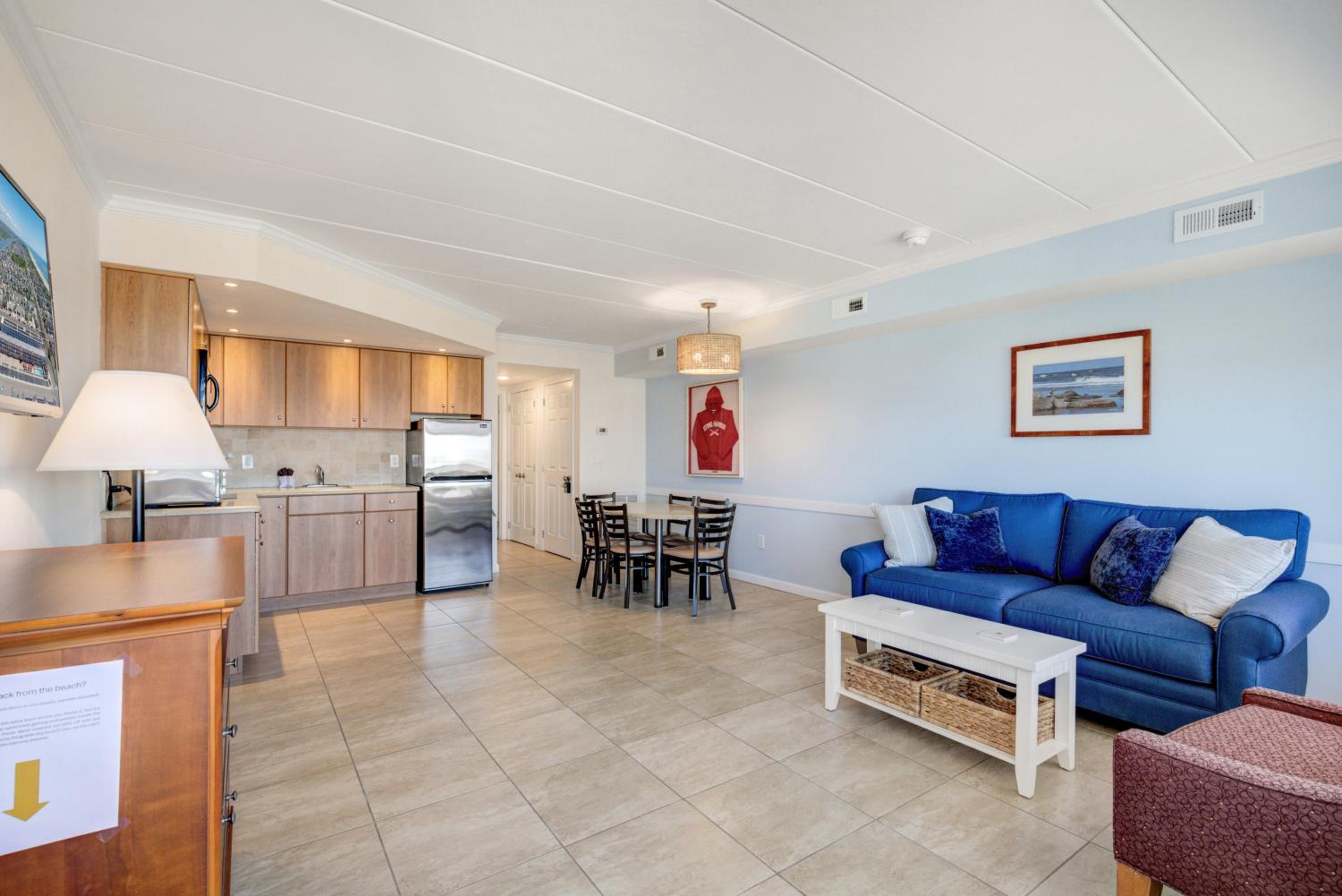 Deluxe Queen Suite