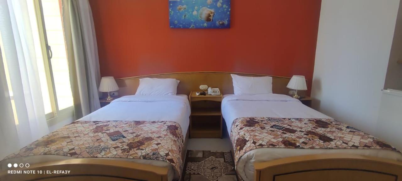Double Room With Pool View photo 1