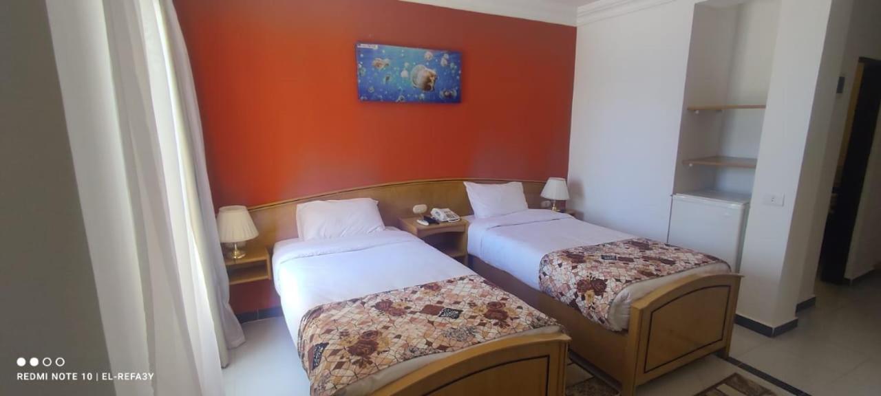 Double Room With Pool View photo 3