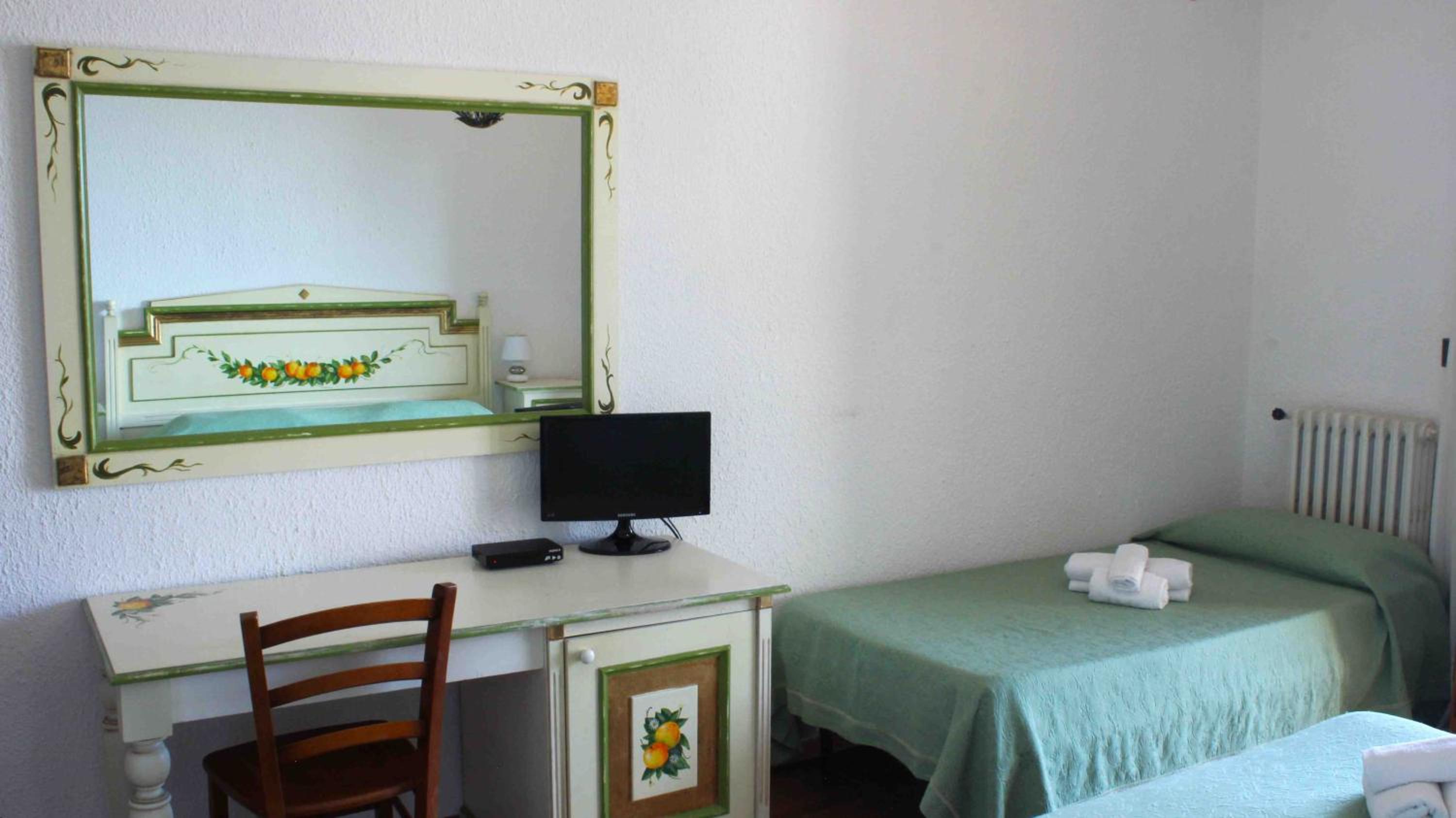 Double Room with Sea View - Photo 3