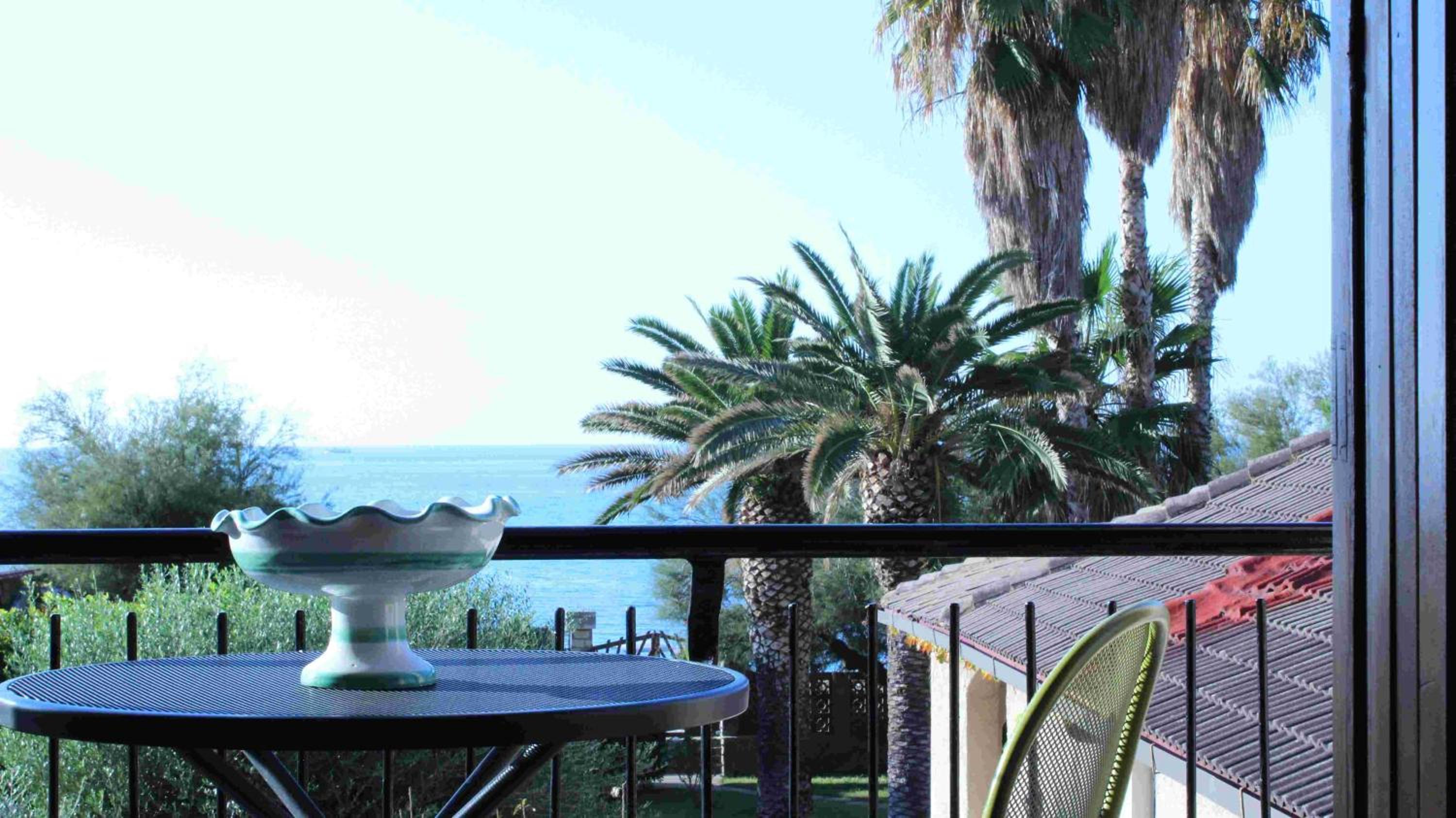 Double Room with Sea View - Photo 4