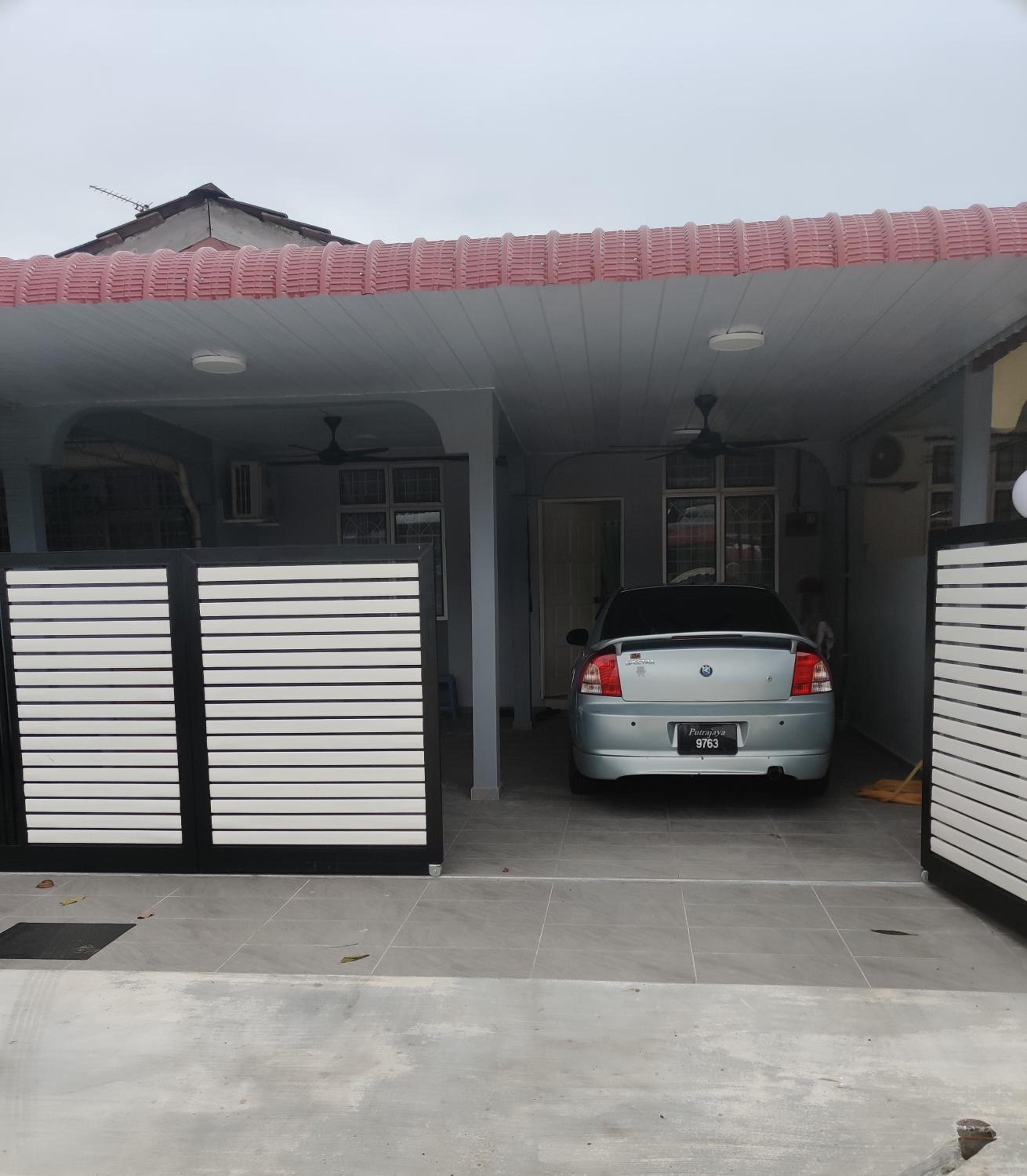 Three-Bedroom House photo 1