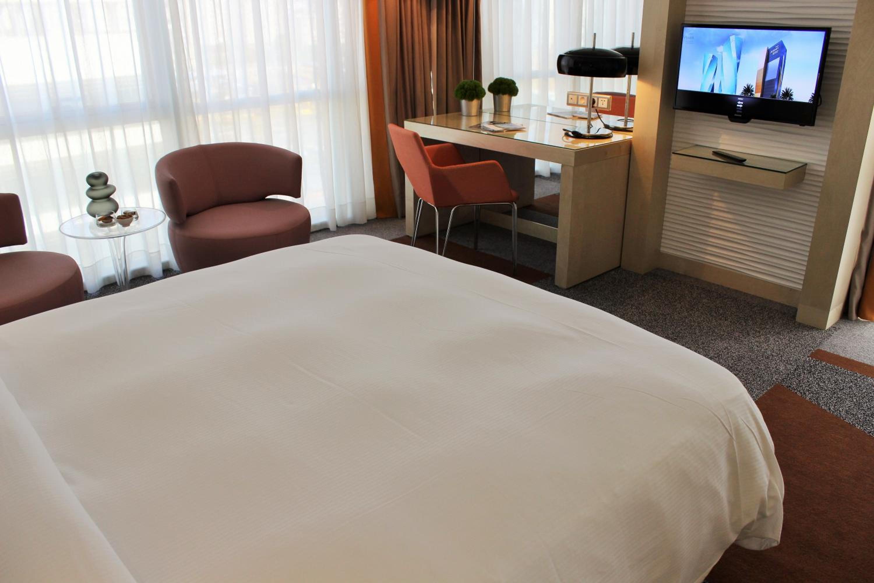 Spacious Two-Bedroom Suite photo 2