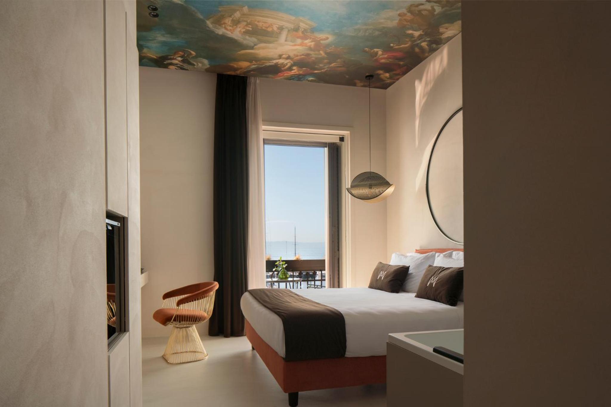 King Room with Spa Bath