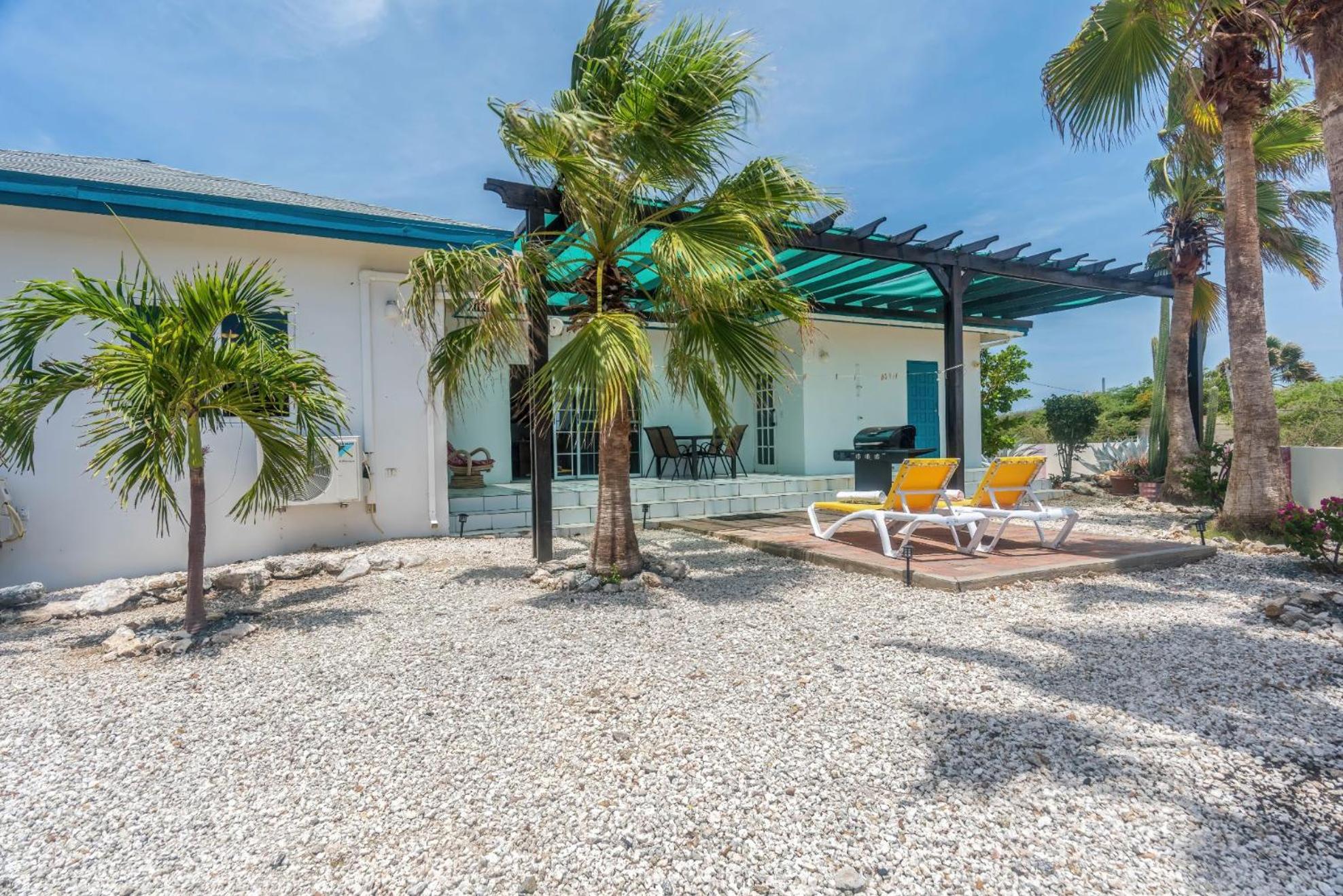 Three-Bedroom Villa photo 2