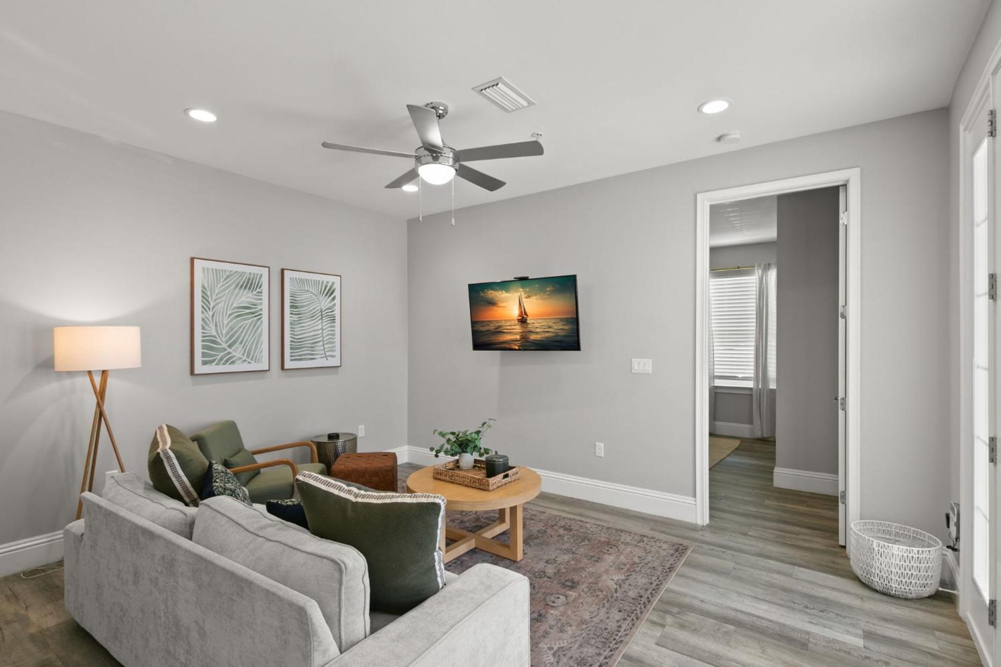 Apartment photo 2