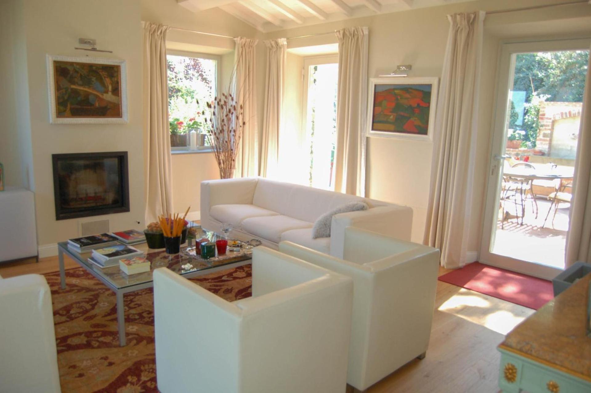 Villa photo 3