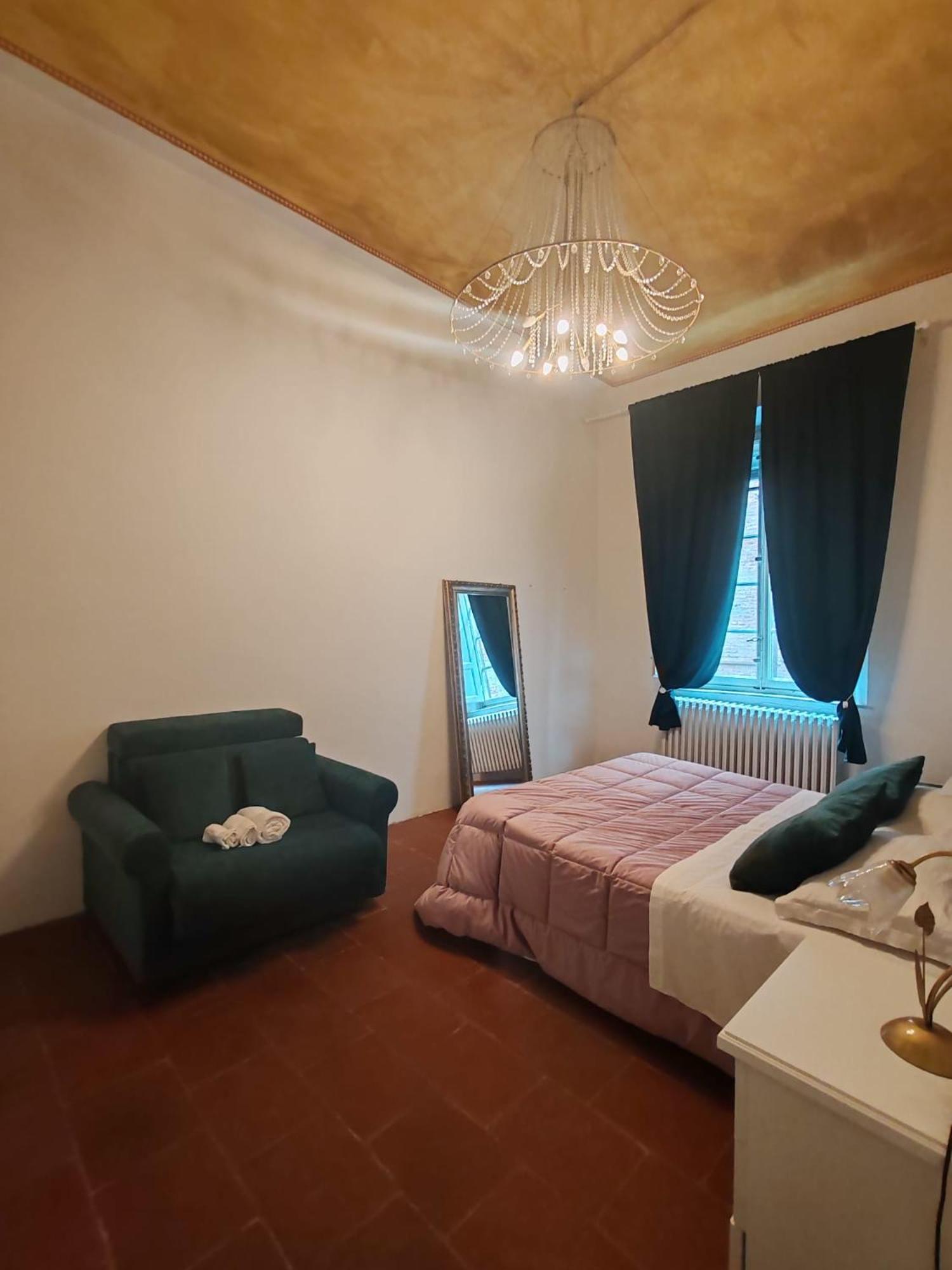 One-Bedroom Deluxe Apartment