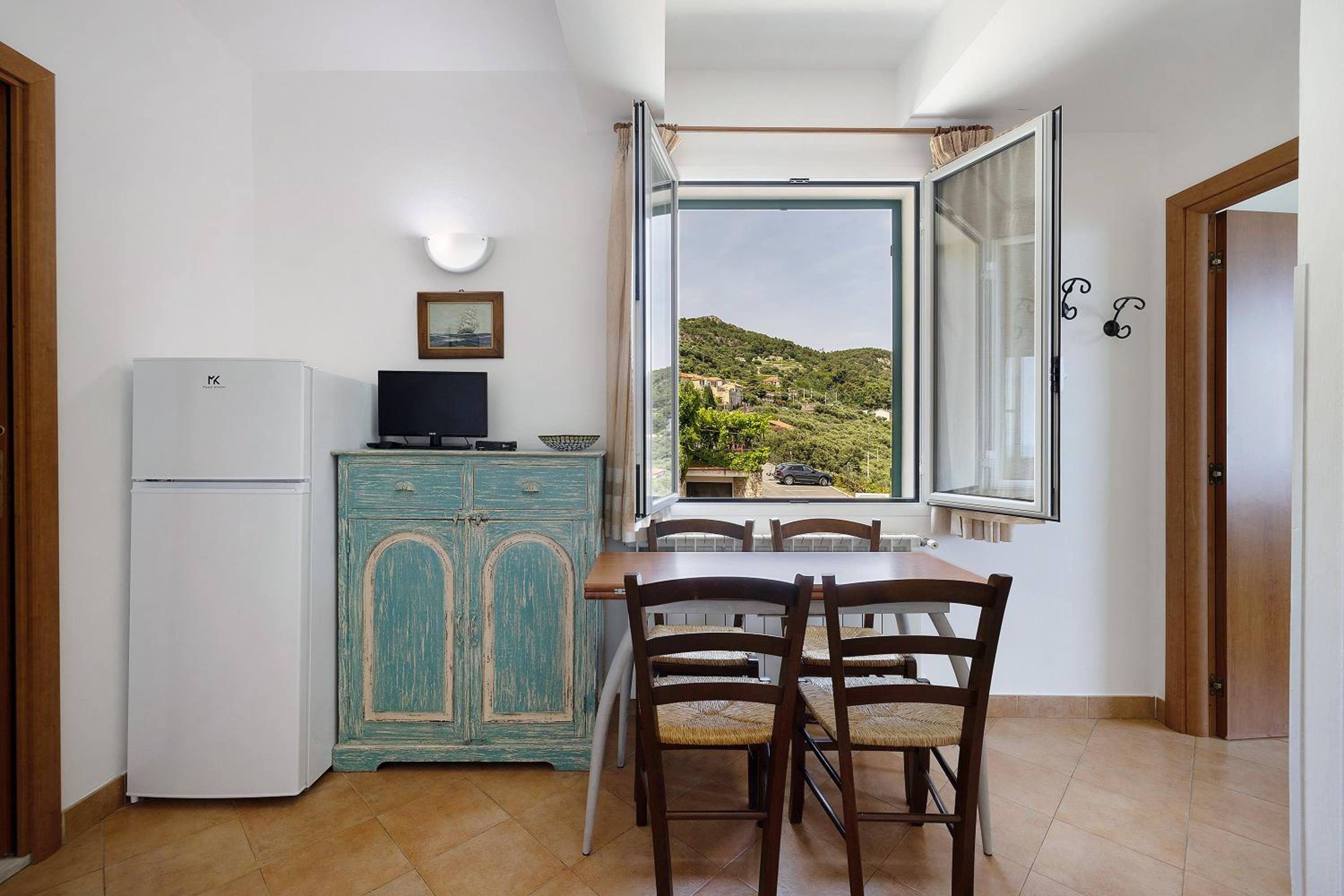 Studio Apartment with Sea View photo 3