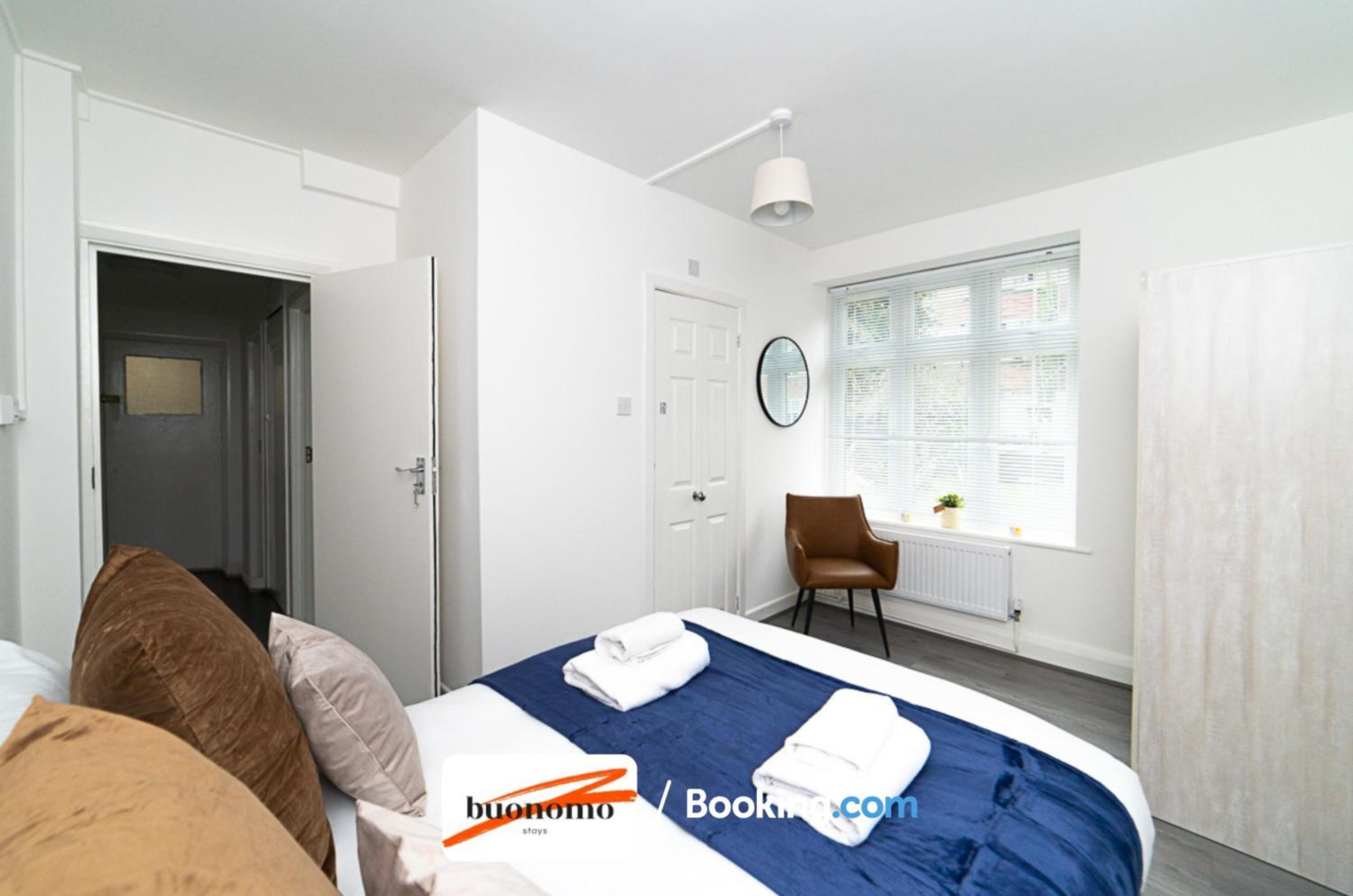 Three-Bedroom Apartment photo 1