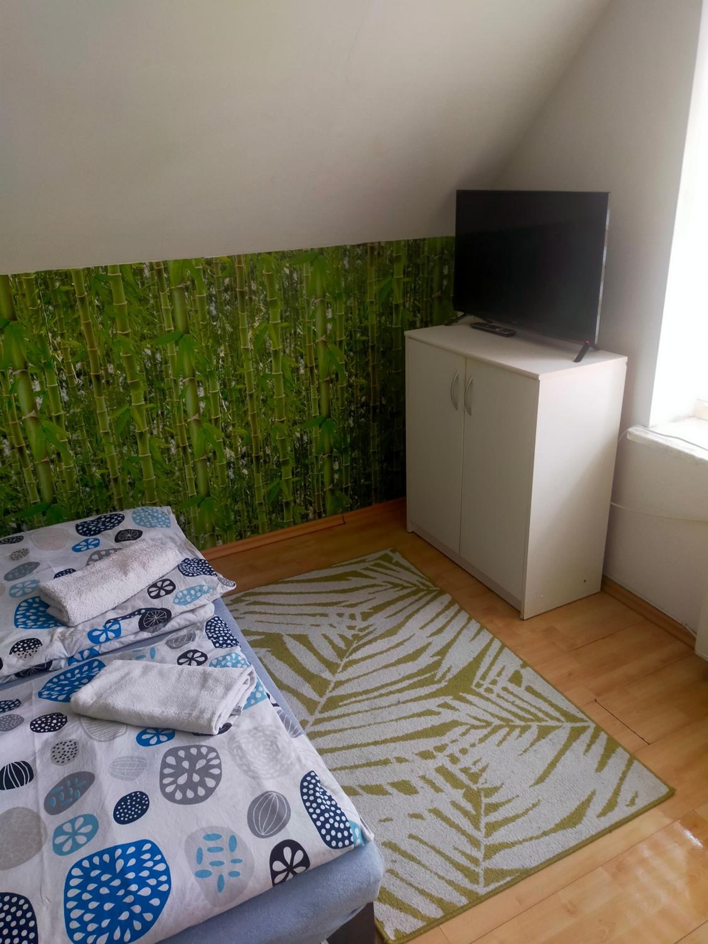 Family Room with Garden View - Photo 12
