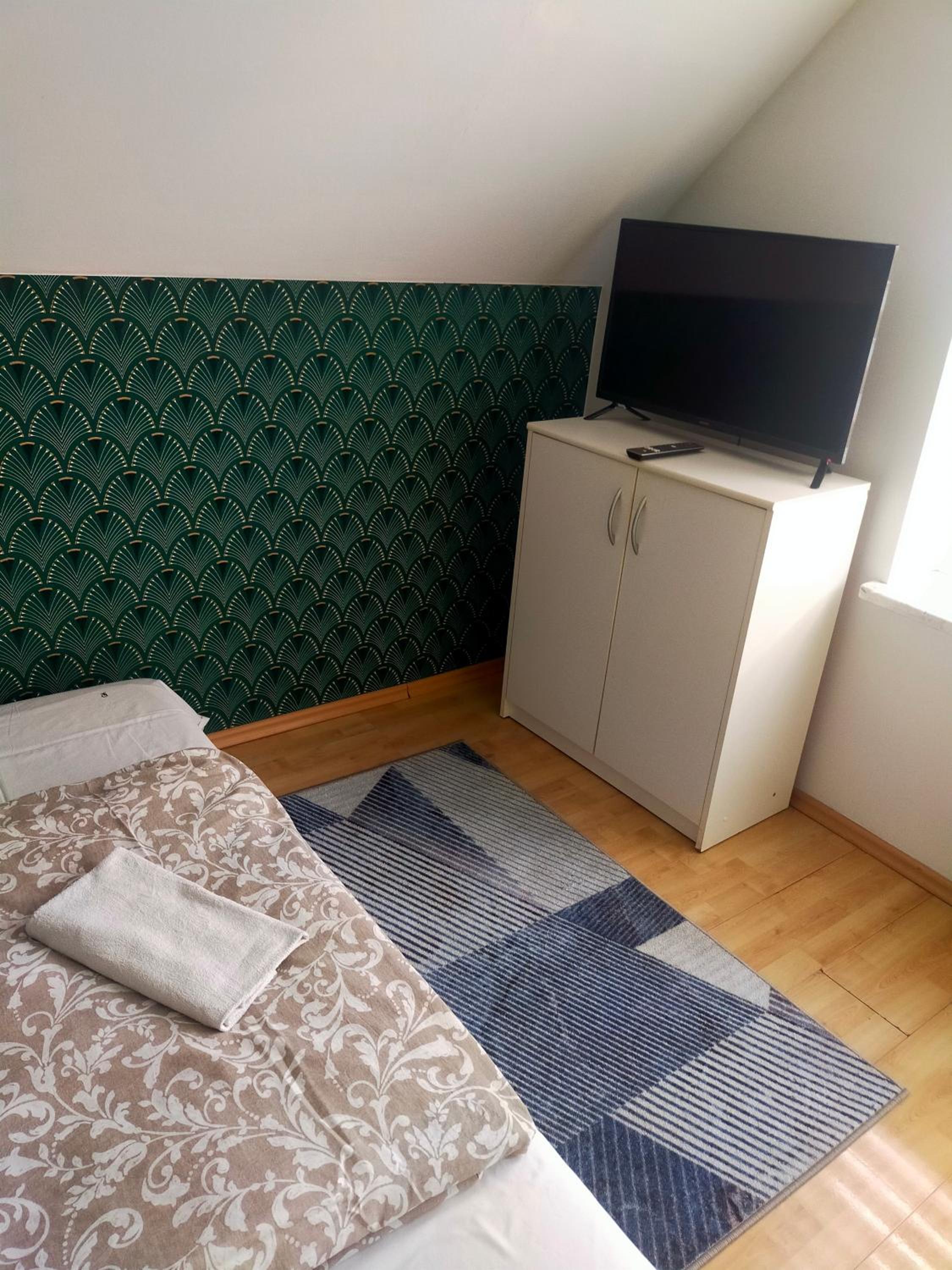 Budget Double Room - Photo 1