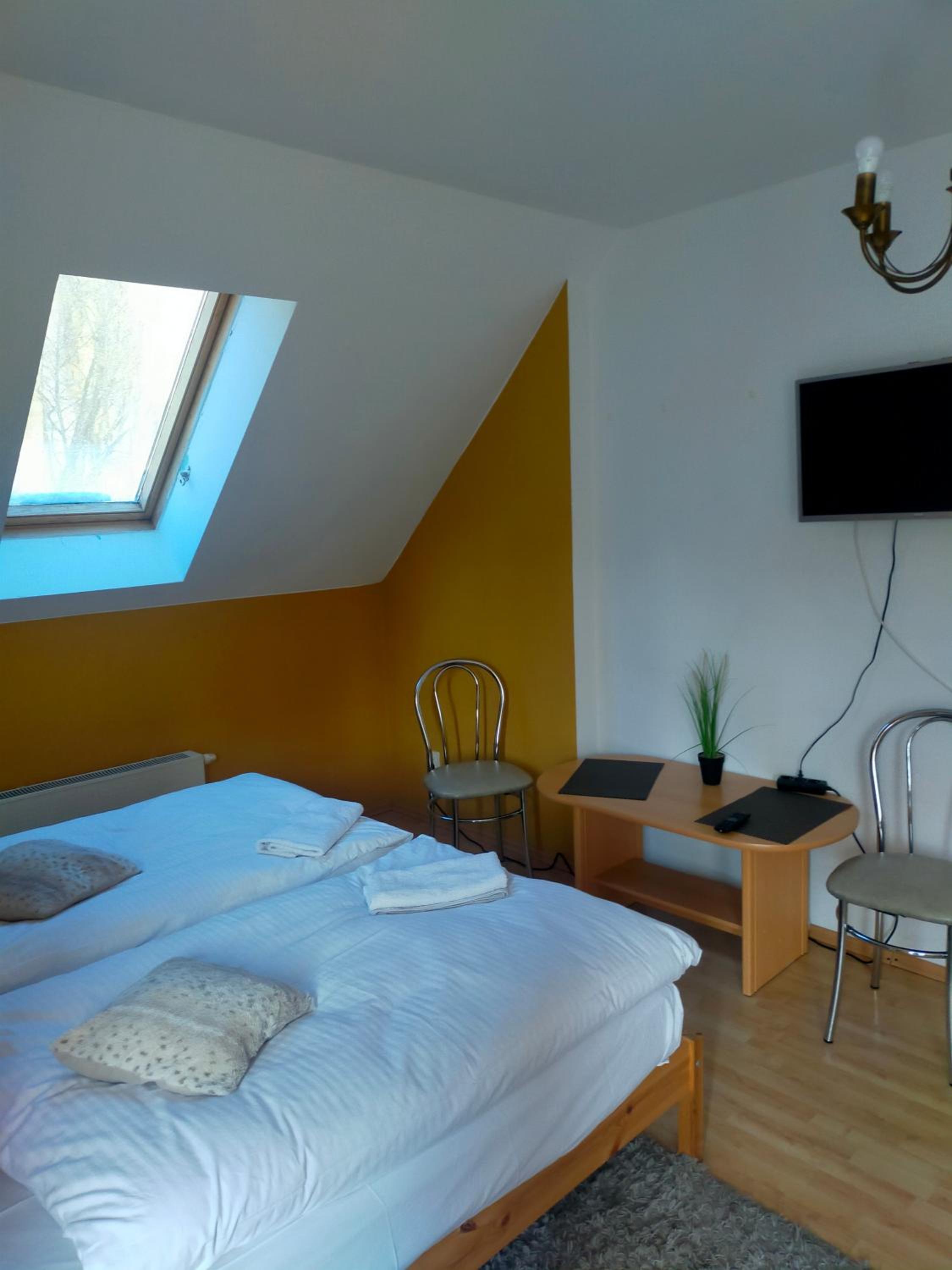 Family Room with Garden View - Photo 20