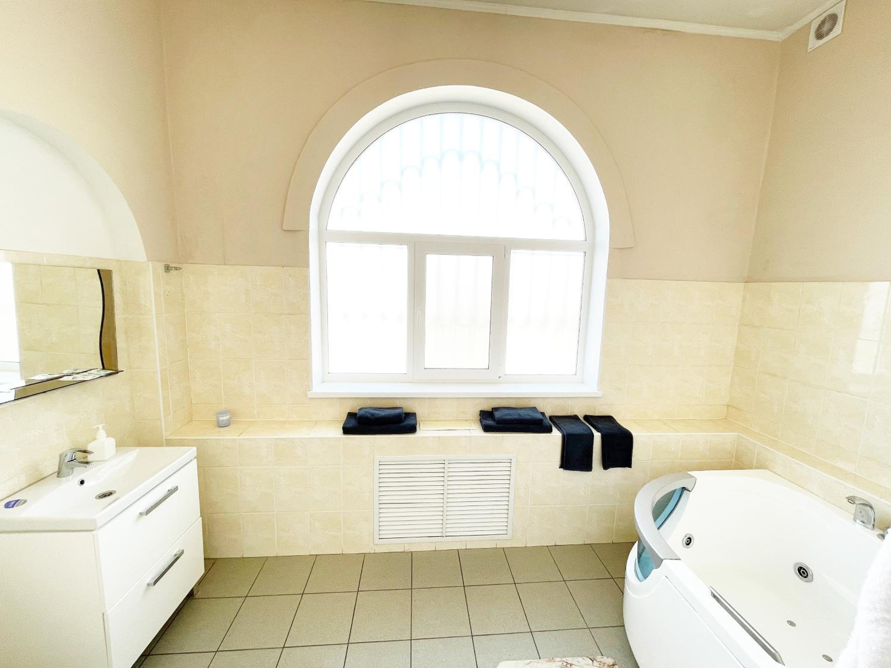 Suite with Hot Tub
