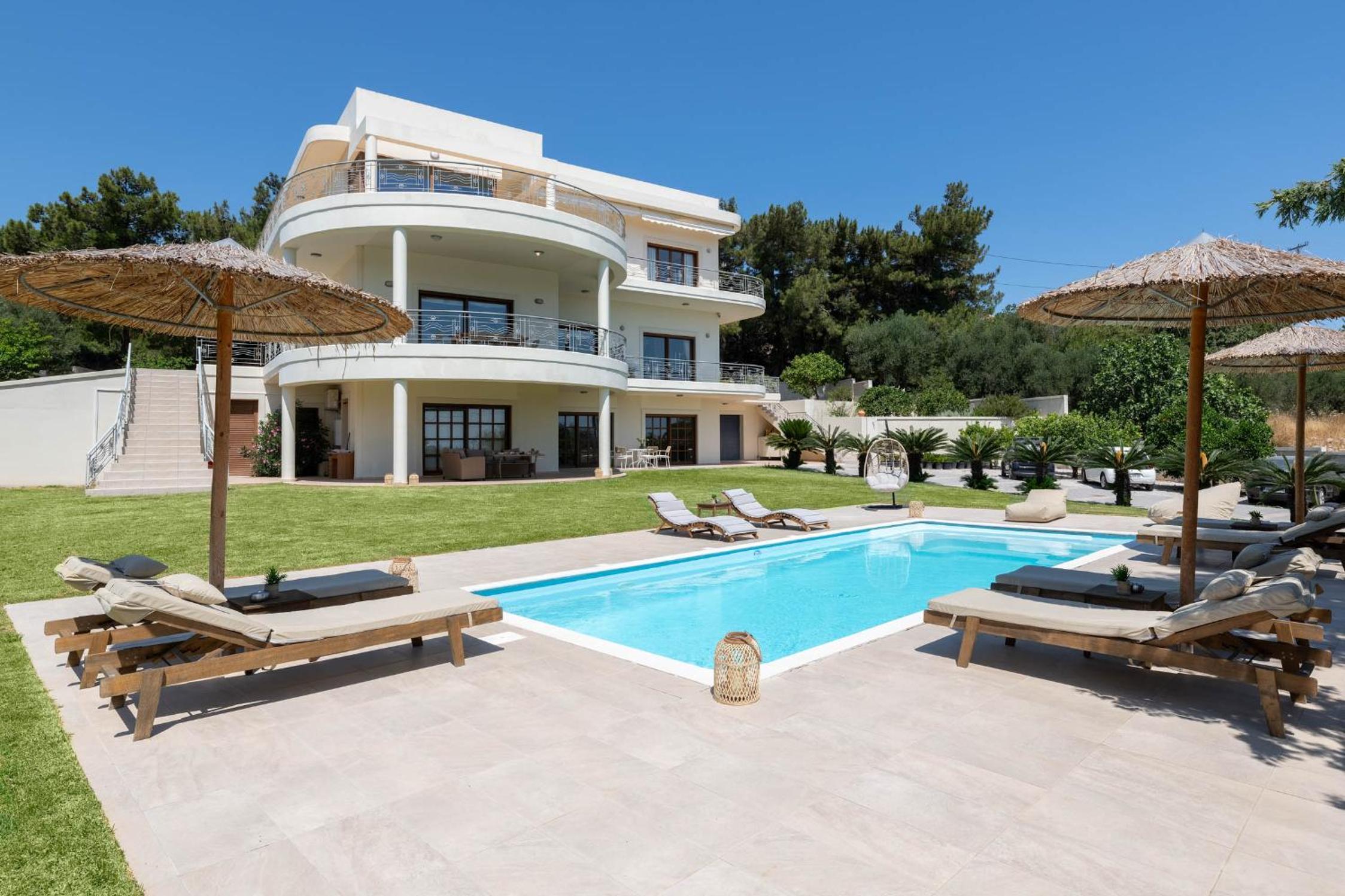 Villa photo 2