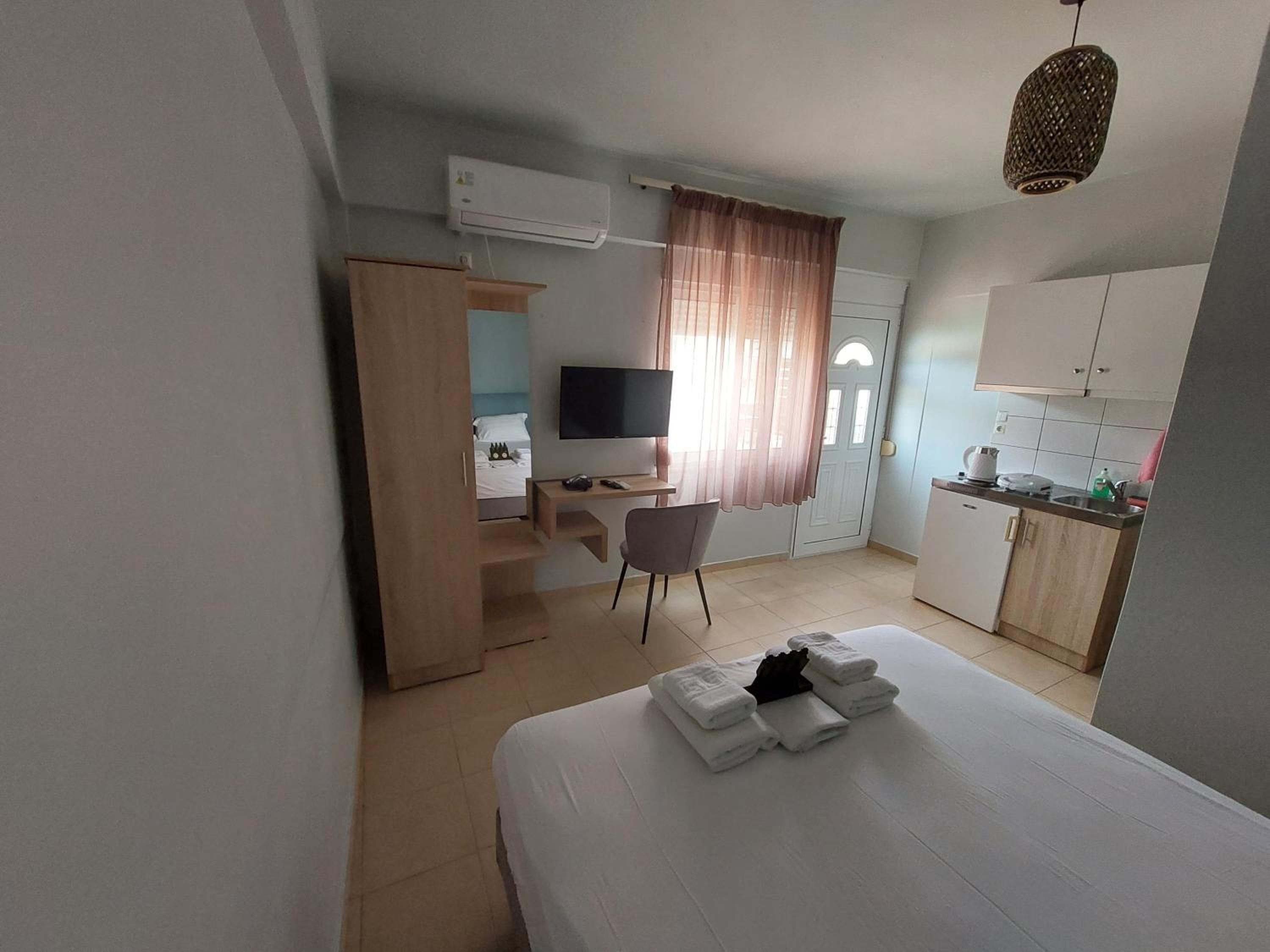 Double Room with Private Bathroom photo 3