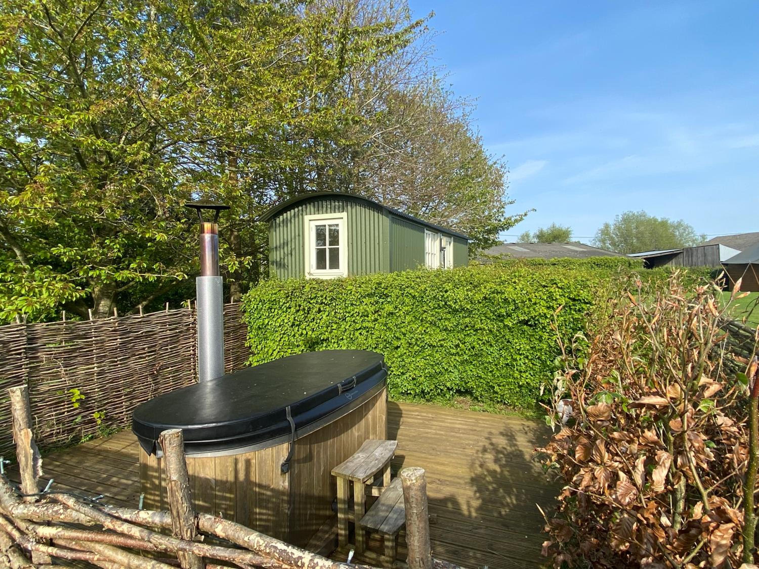 Hut photo 3