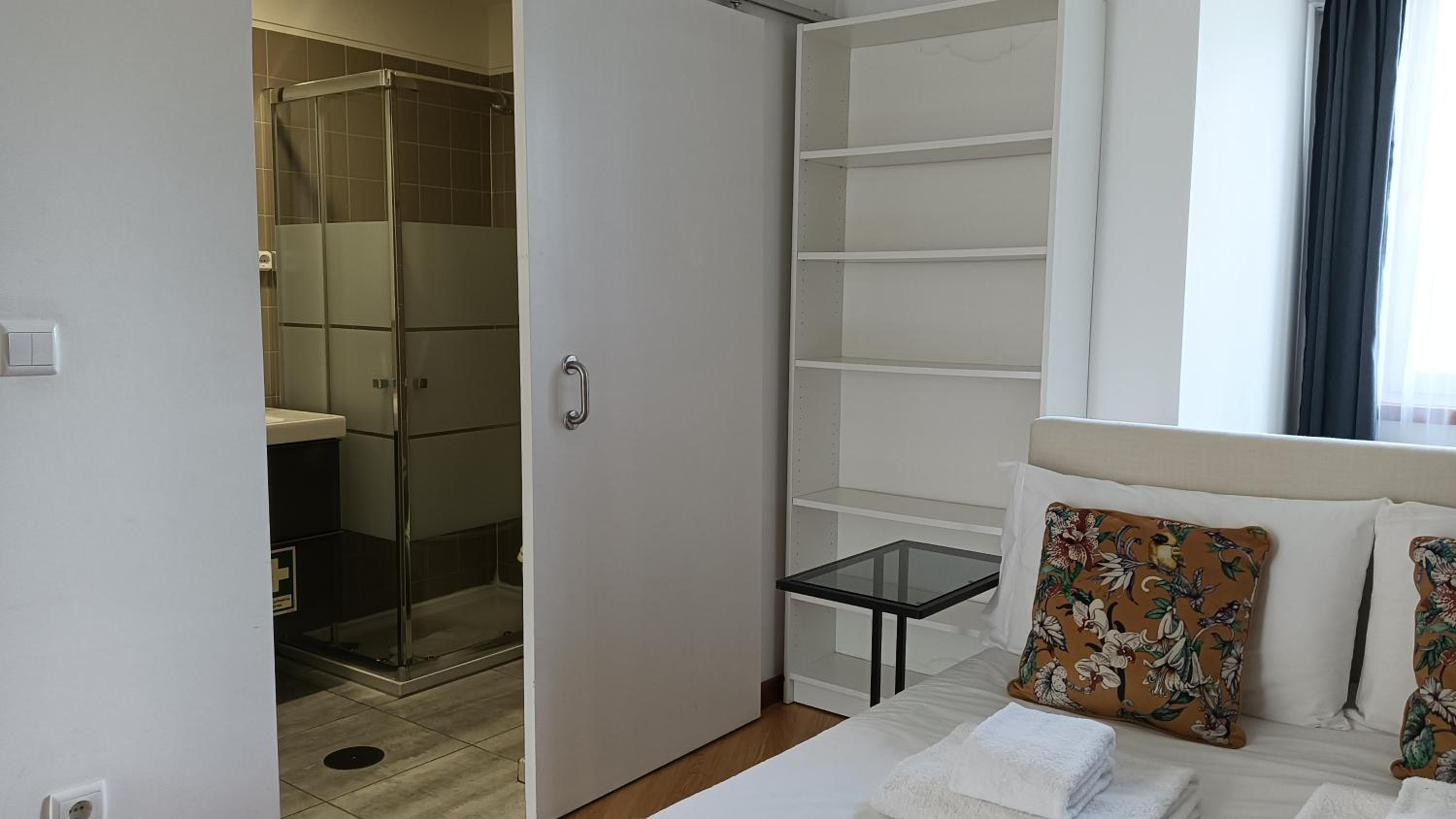 One-Bedroom Apartment photo 3